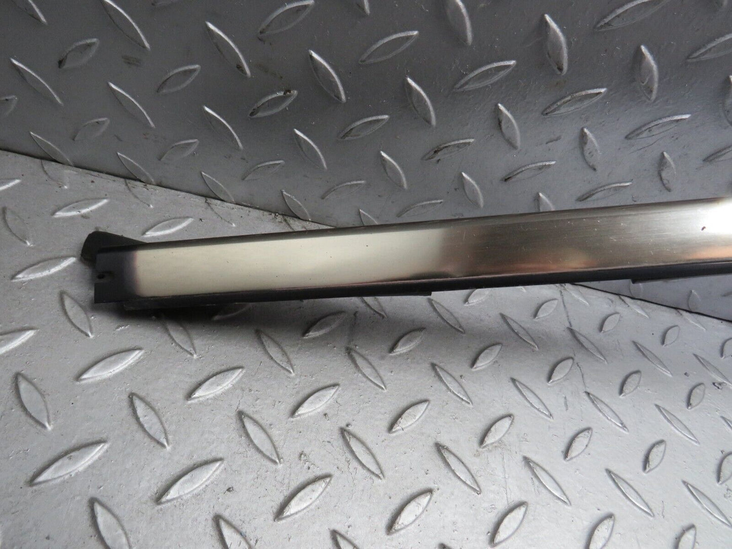 39052 Mercedes-Benz W201 190E Left Side Roof Trim Moulding 2016980598