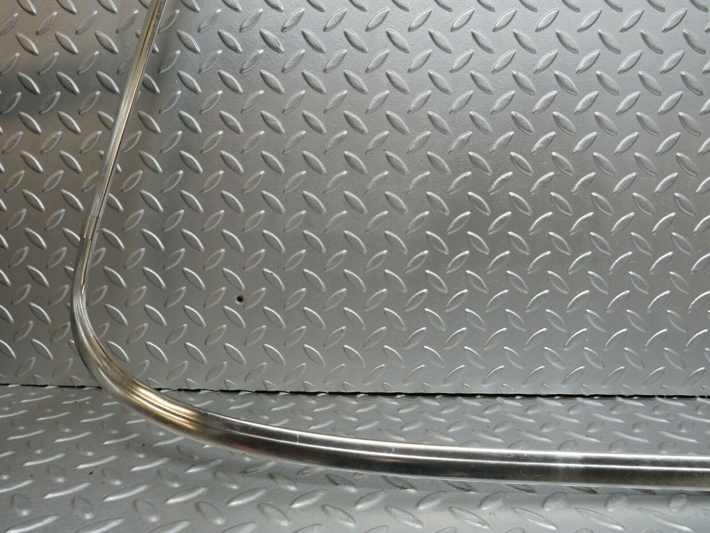 23404 Mercedes-Benz W116 350SE Front Windscreen Chrome Frame