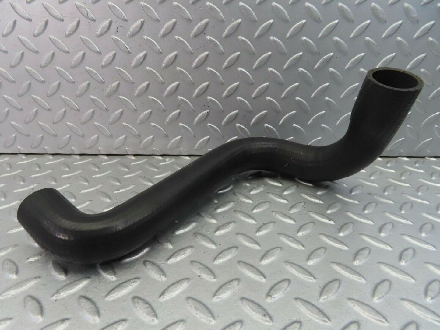 8530 Mercedes-Benz W114 Radiator Hose 1145010882