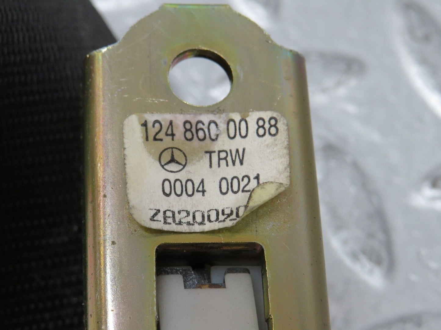 35084 Mercedes-Benz W210 320E Front Left Seat Belt 2108606585 1248600088