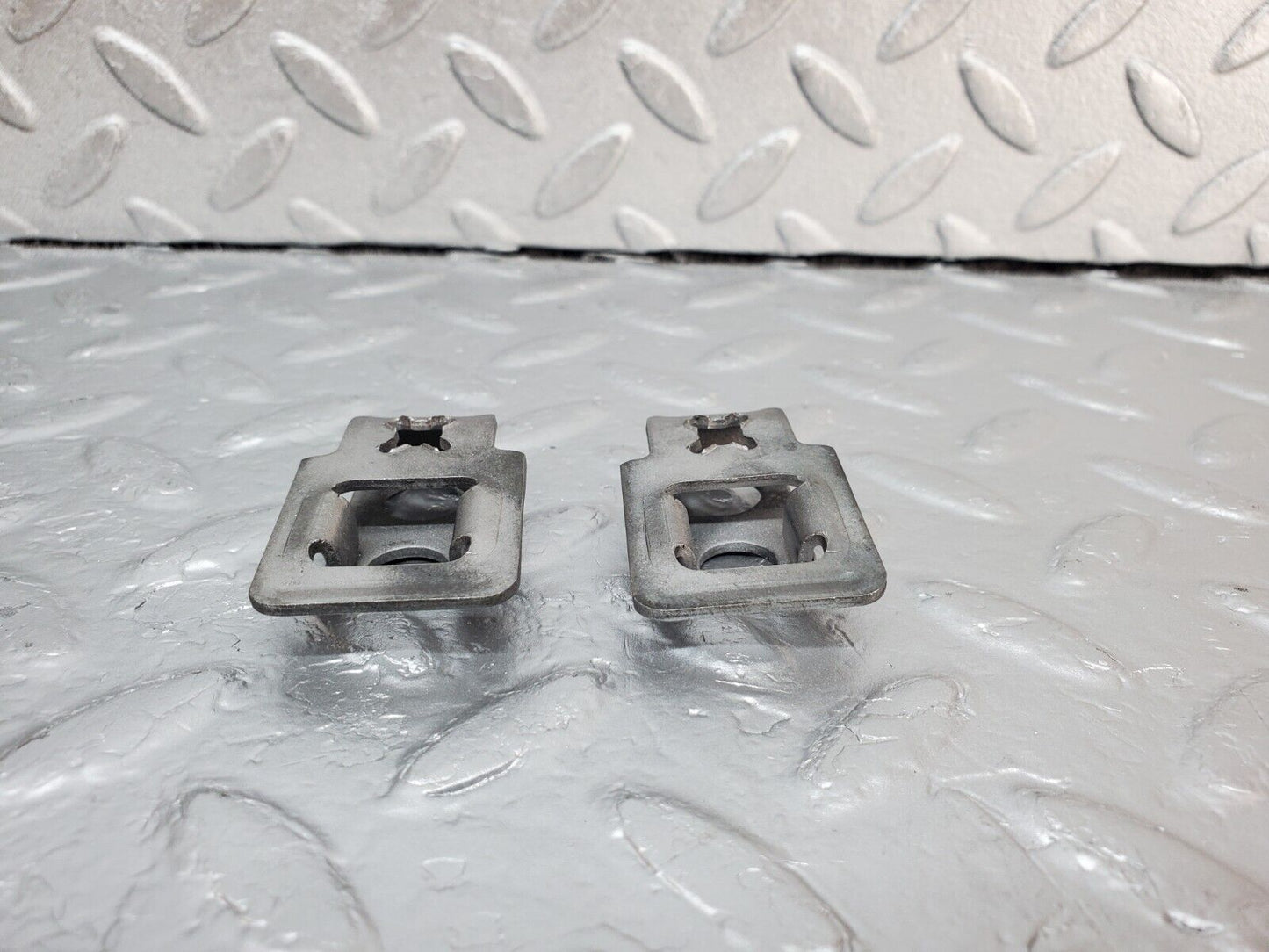 45225 Mercedes-Benz R129 300SL Coupe Fuel Injector Bracket 2x