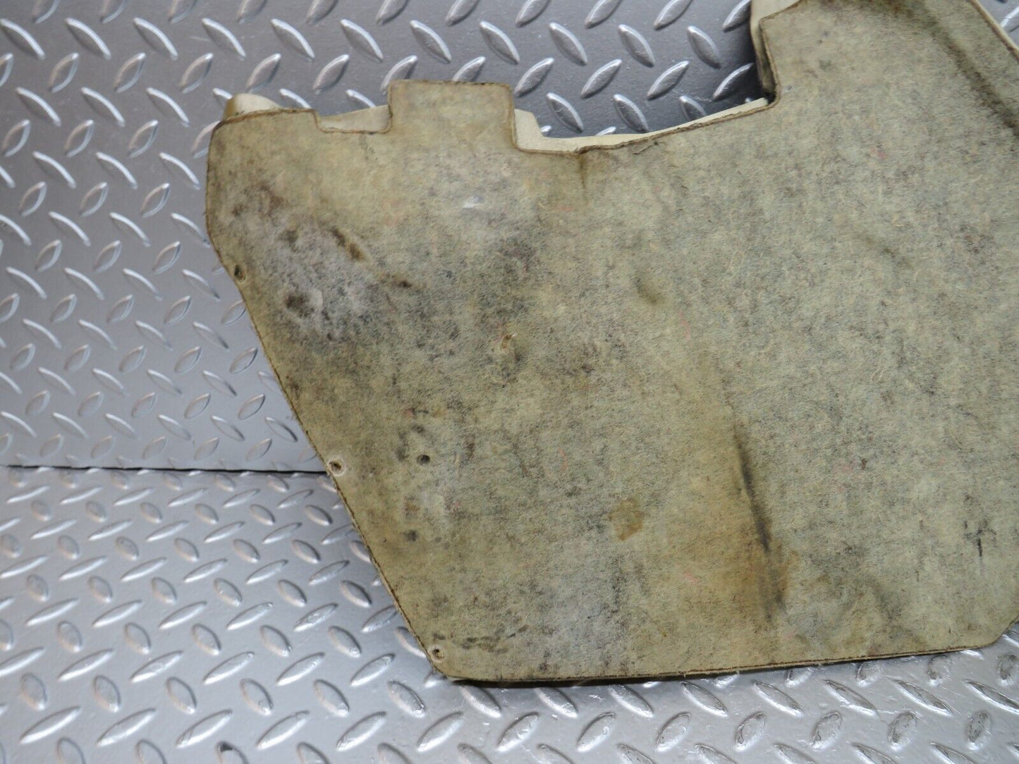 32347 Mercedes-Benz S124 300TE Wagon Centre Console Carpet Right Side Grey