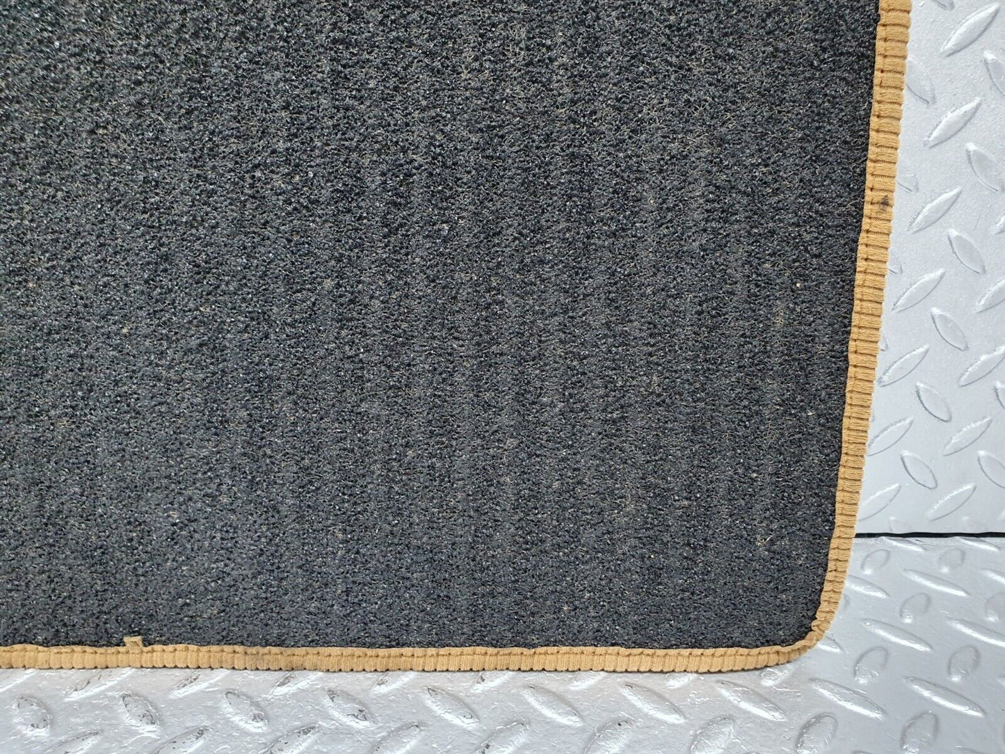 41635 Mercedes-Benz W124 200E Rear Right Floor Carpet Mat Palomino