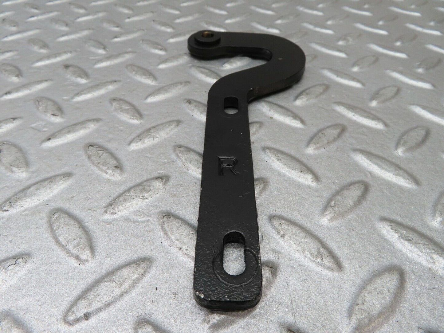 17600 Mercedes-Benz W116 450SEL Bonnet Hinge Support Right Side