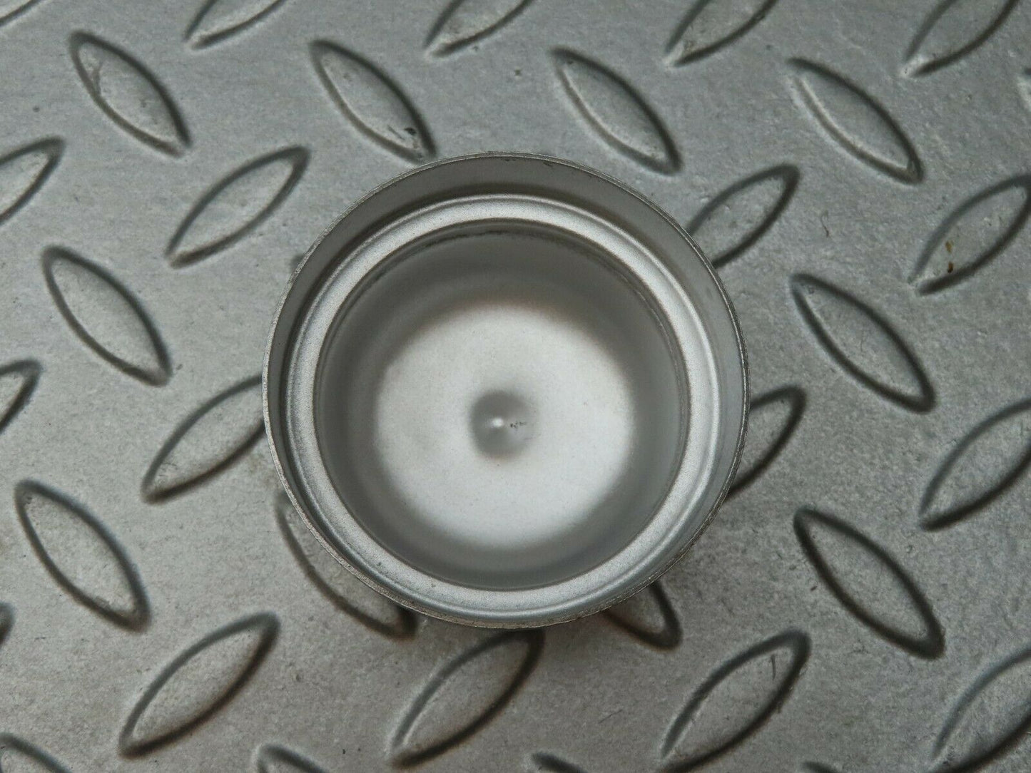 4177 Mercedes-Benz C123 230CE Coupe Wheel Bearing Dust Cap