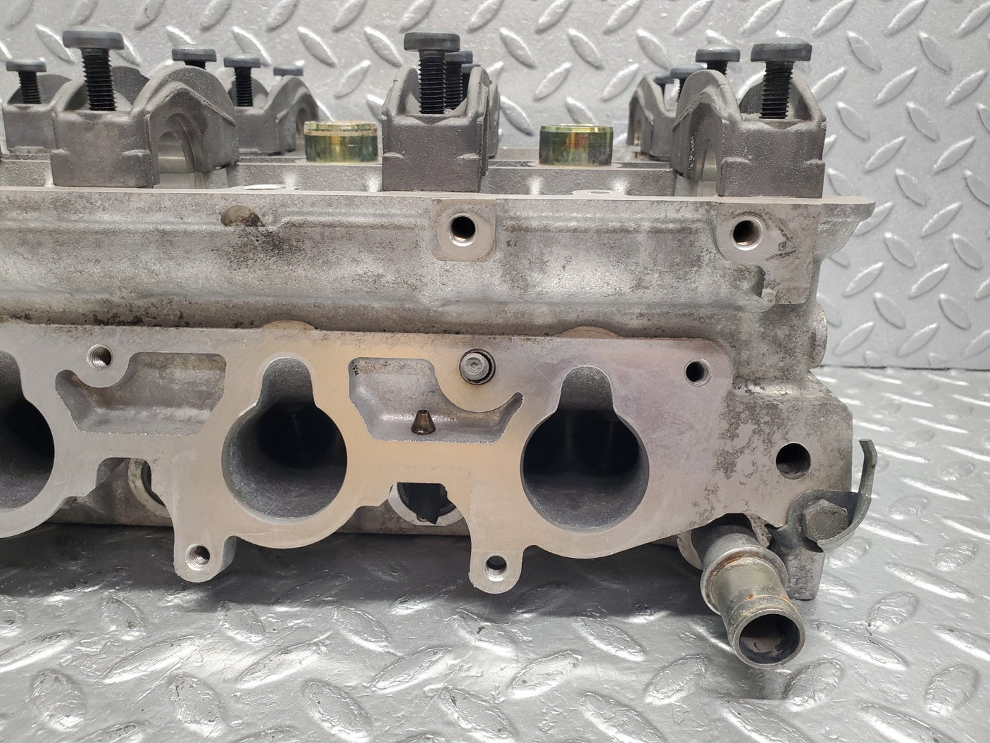W124 Wagon cylinder head used OEM
