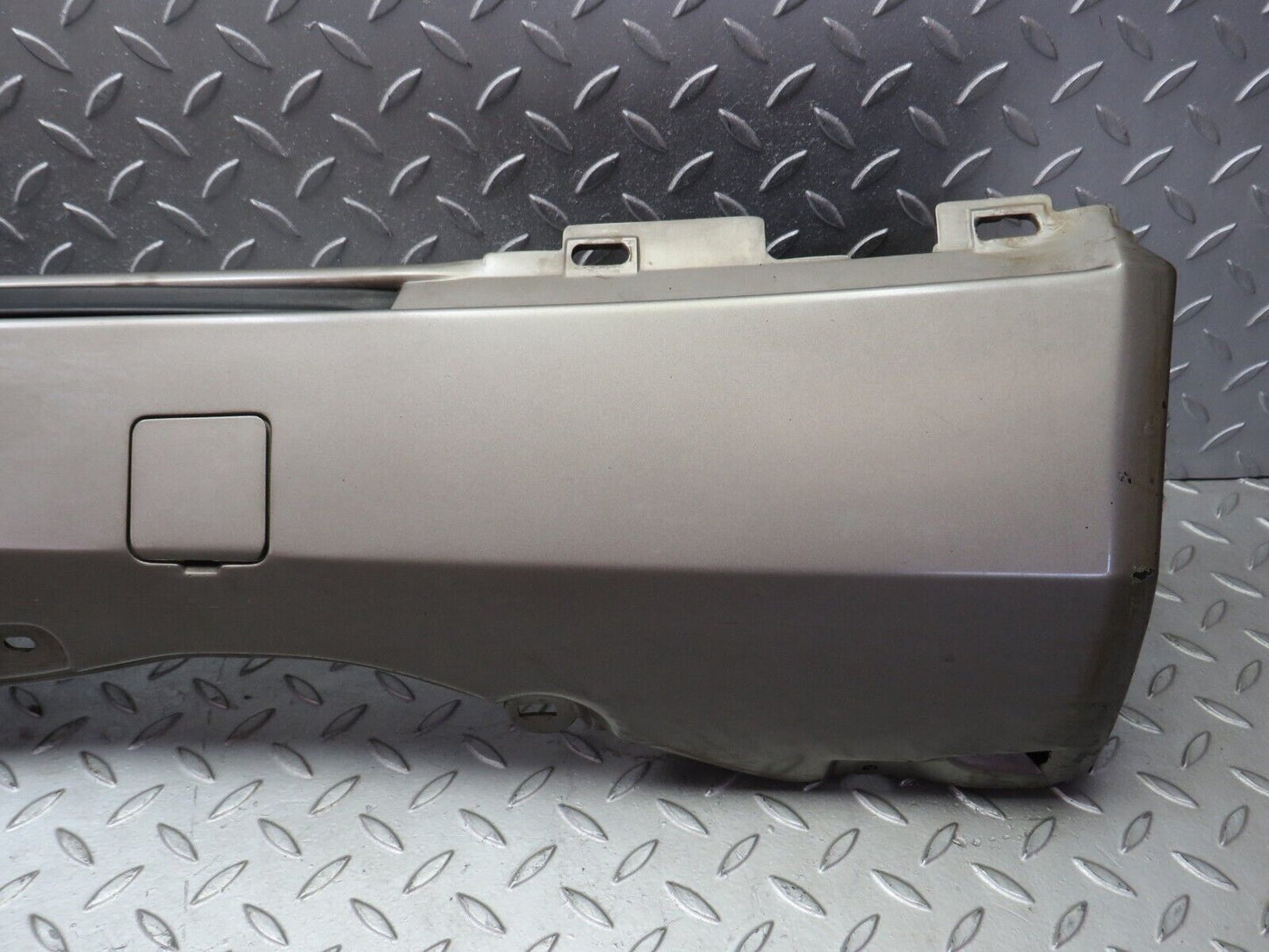 36606 Mercedes-Benz W201 190E 2.0L Side Skirt Left 2016906340 2016981030 2016981230