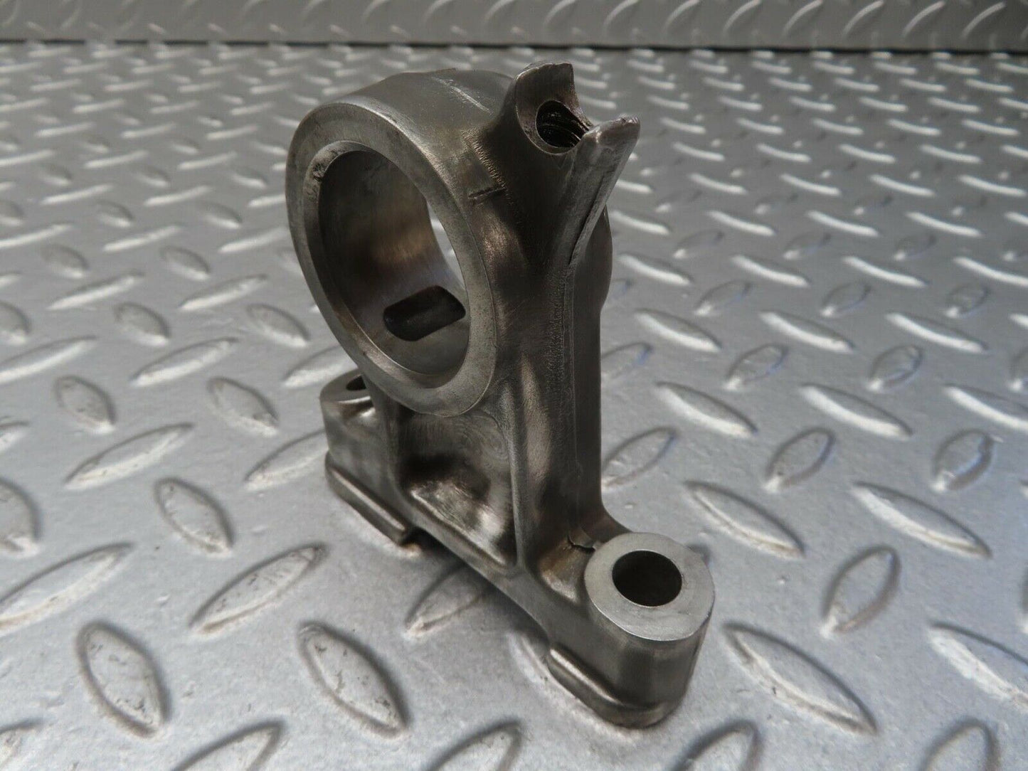 13353 Mercedes-Benz C107 350SLC Coupe Camshaft Tower Bearing