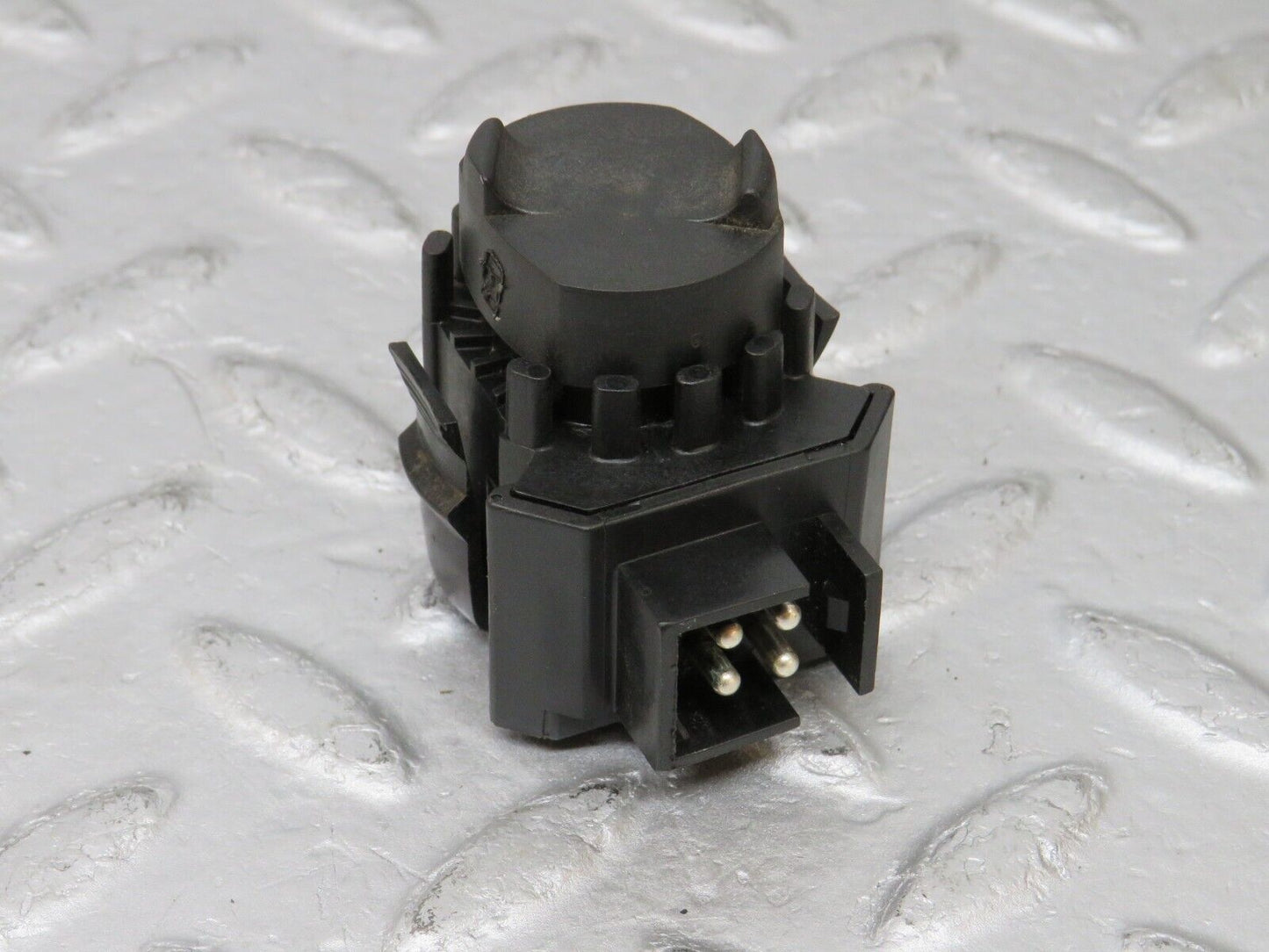 36695 Mercedes-Benz W201 190E 2.0L Kick Down Switch 0025452214