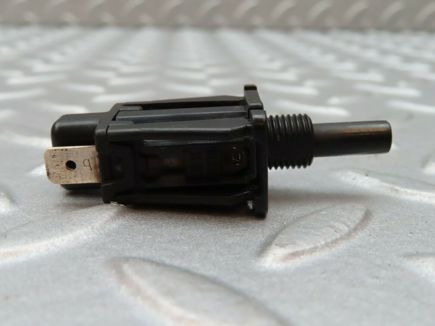 3836 Mercedes-Benz S123 200T Wagon Door Contact Switch 2018201110