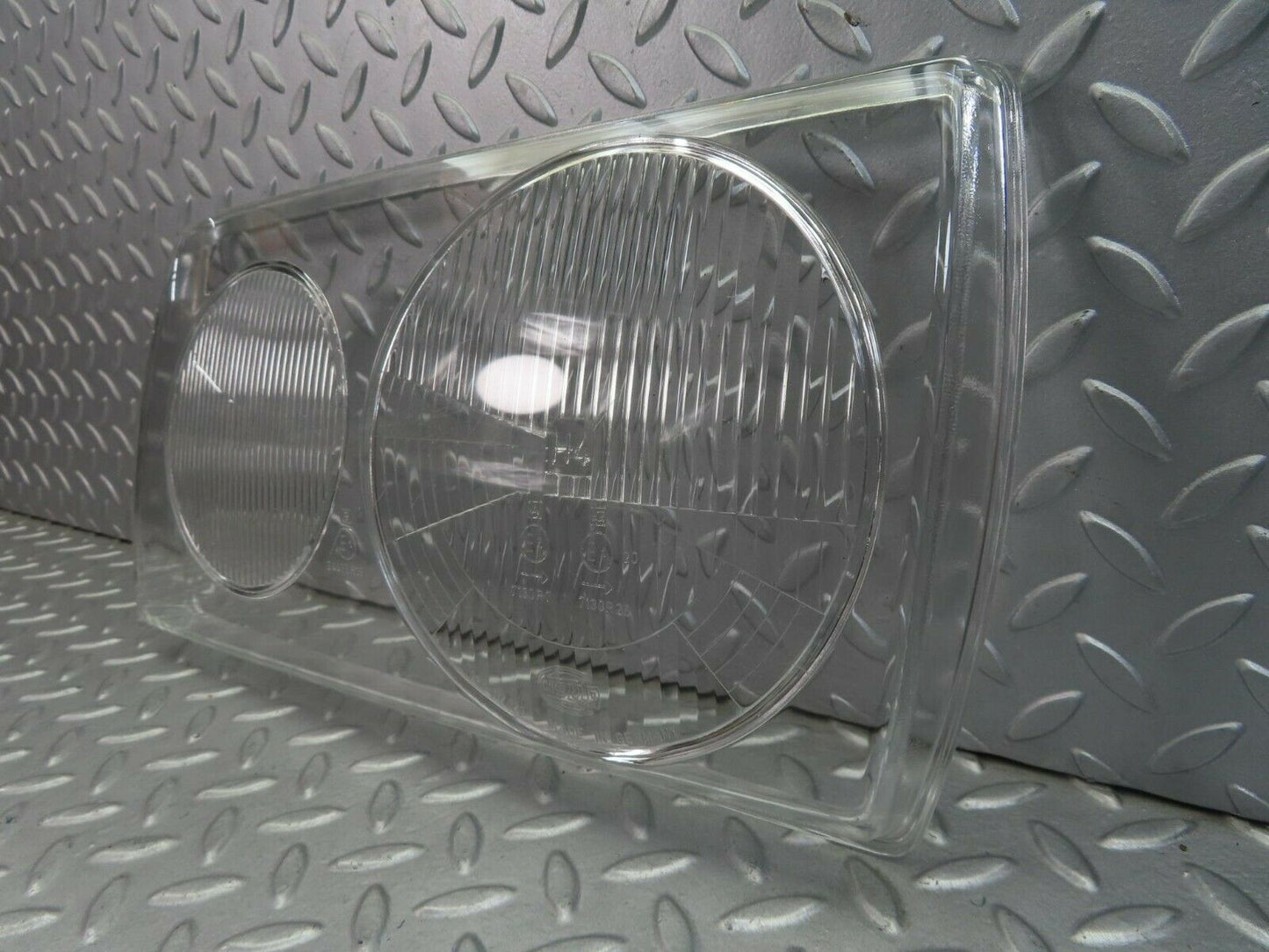 8471 Mercedes-Benz W123 Headlight Lens Hella Left
