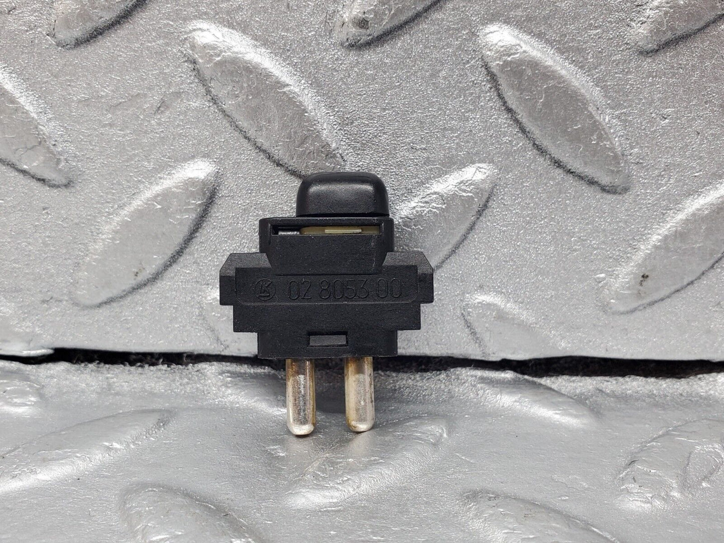 45654 Mercedes-Benz W126 420SE Child Lock Control Switch 1248204910