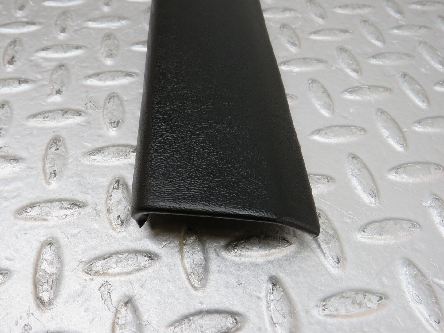 37971 Mercedes-Benz A124 320E Cabriolet A Pillar Cover Right Side Black