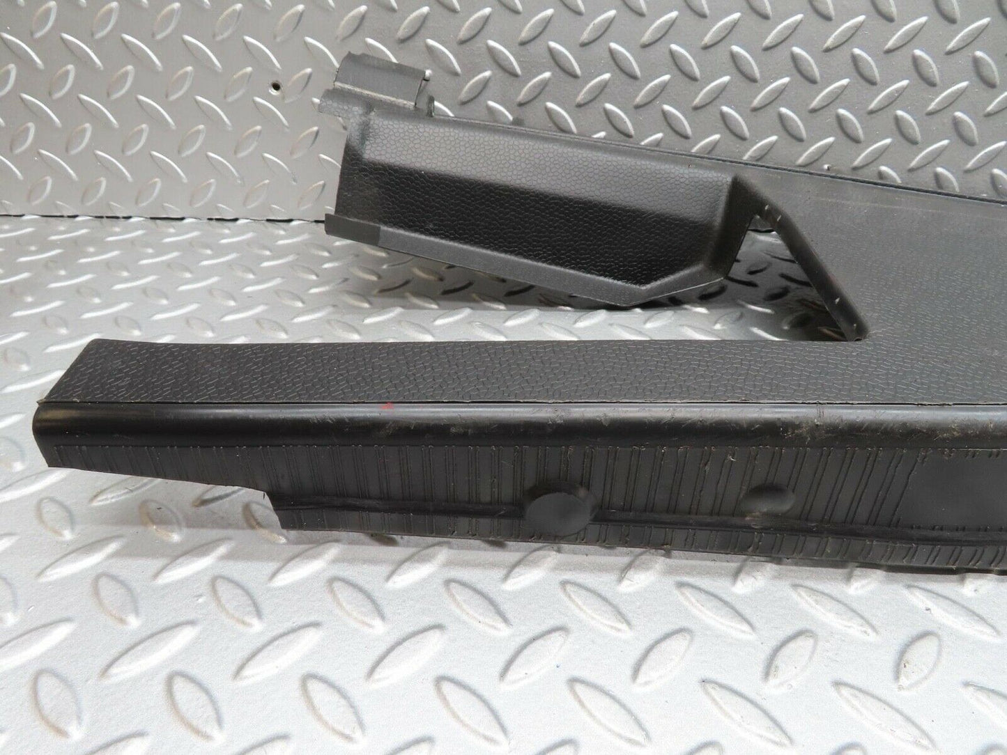 14563 Mercedes-Benz W201 190E Boot Rear Plastic Cover  2016940425