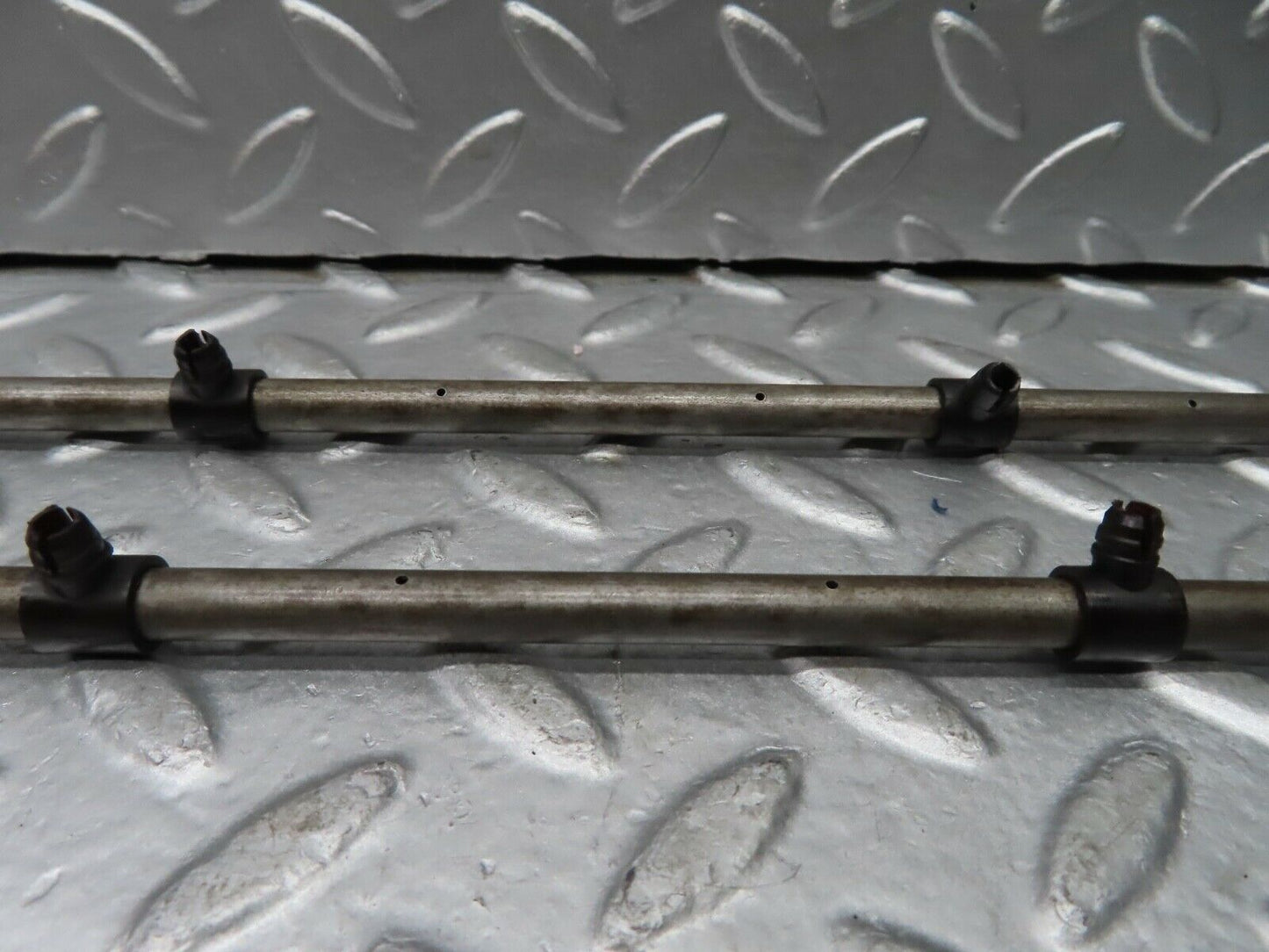 20705 Mercedes-Benz R107 450SL Camshaft Oil Tube
