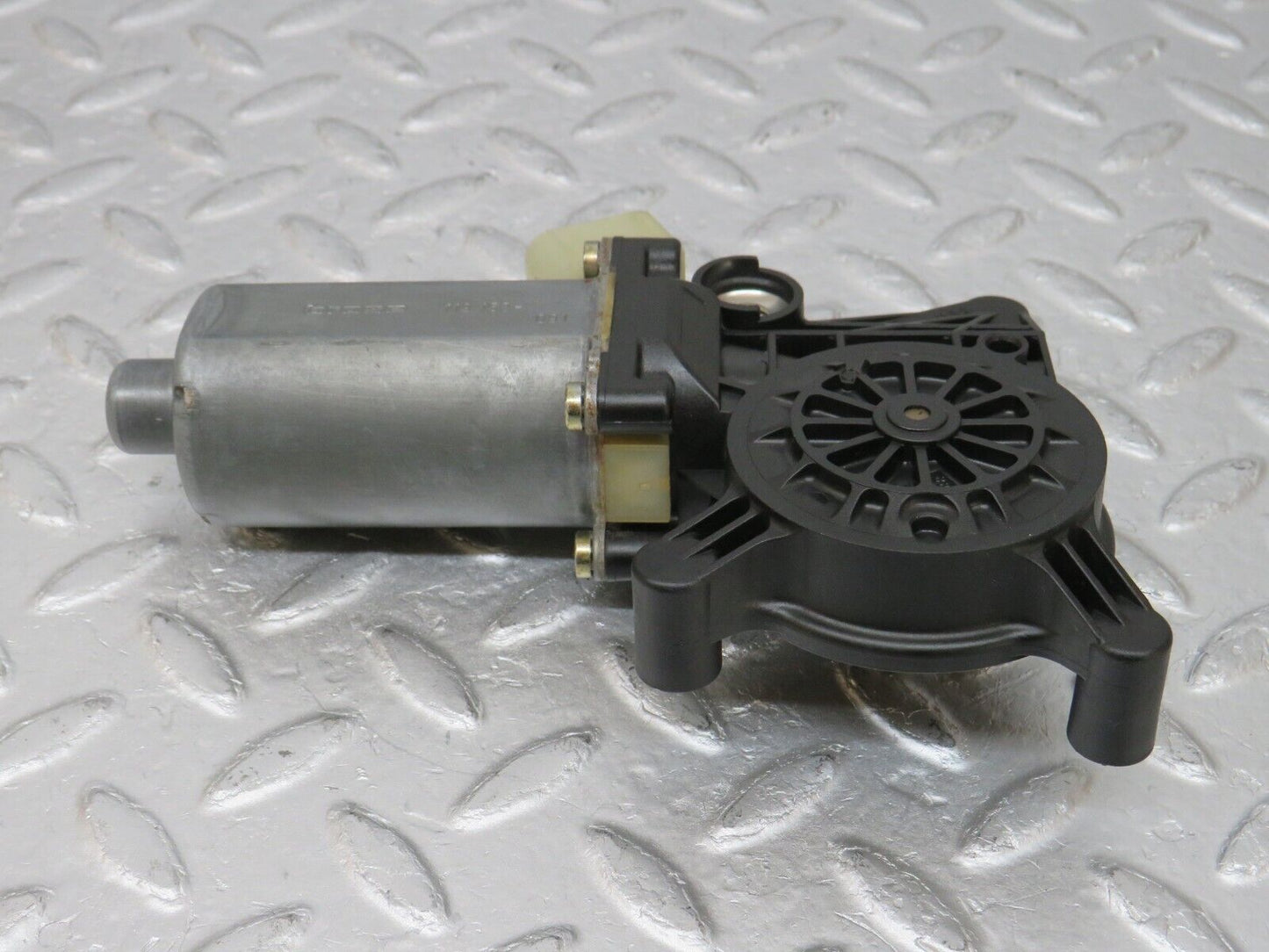 34701 Mercedes-Benz W210 320E Front Right Window Regulator Motor 0130821709