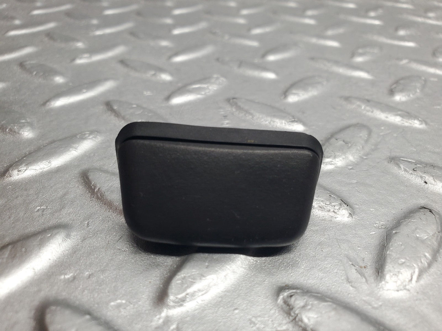 W124 Wagon tailgate windscreen washer nozzle used OEM