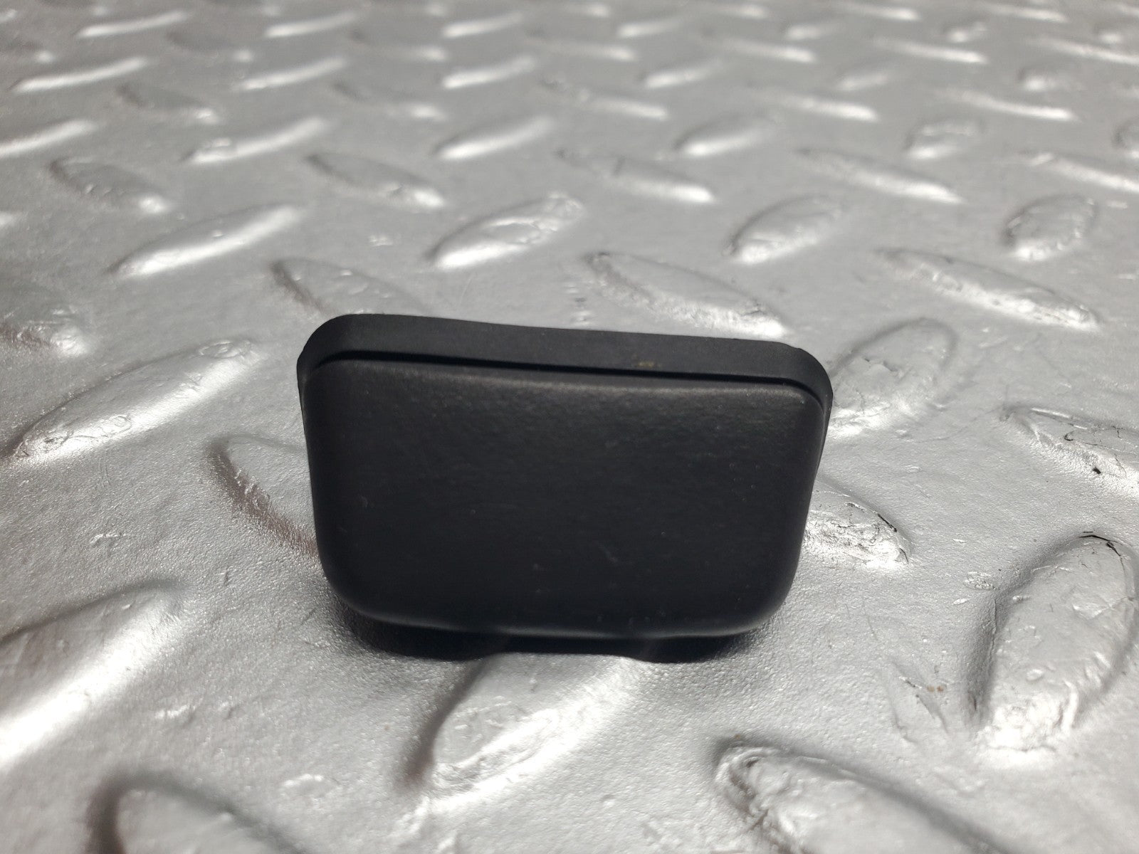 W124 Wagon tailgate windscreen washer nozzle used OEM