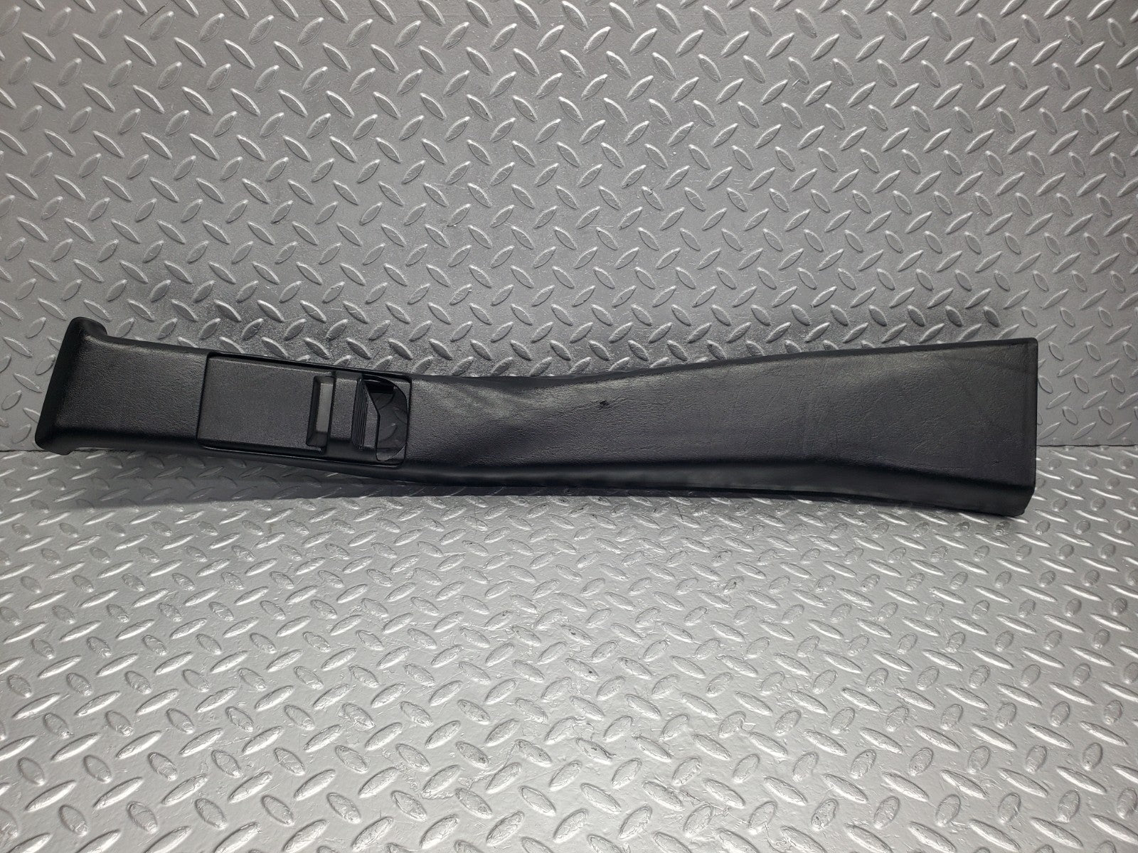 W201 Baby Benz b pillar cover left used OEM