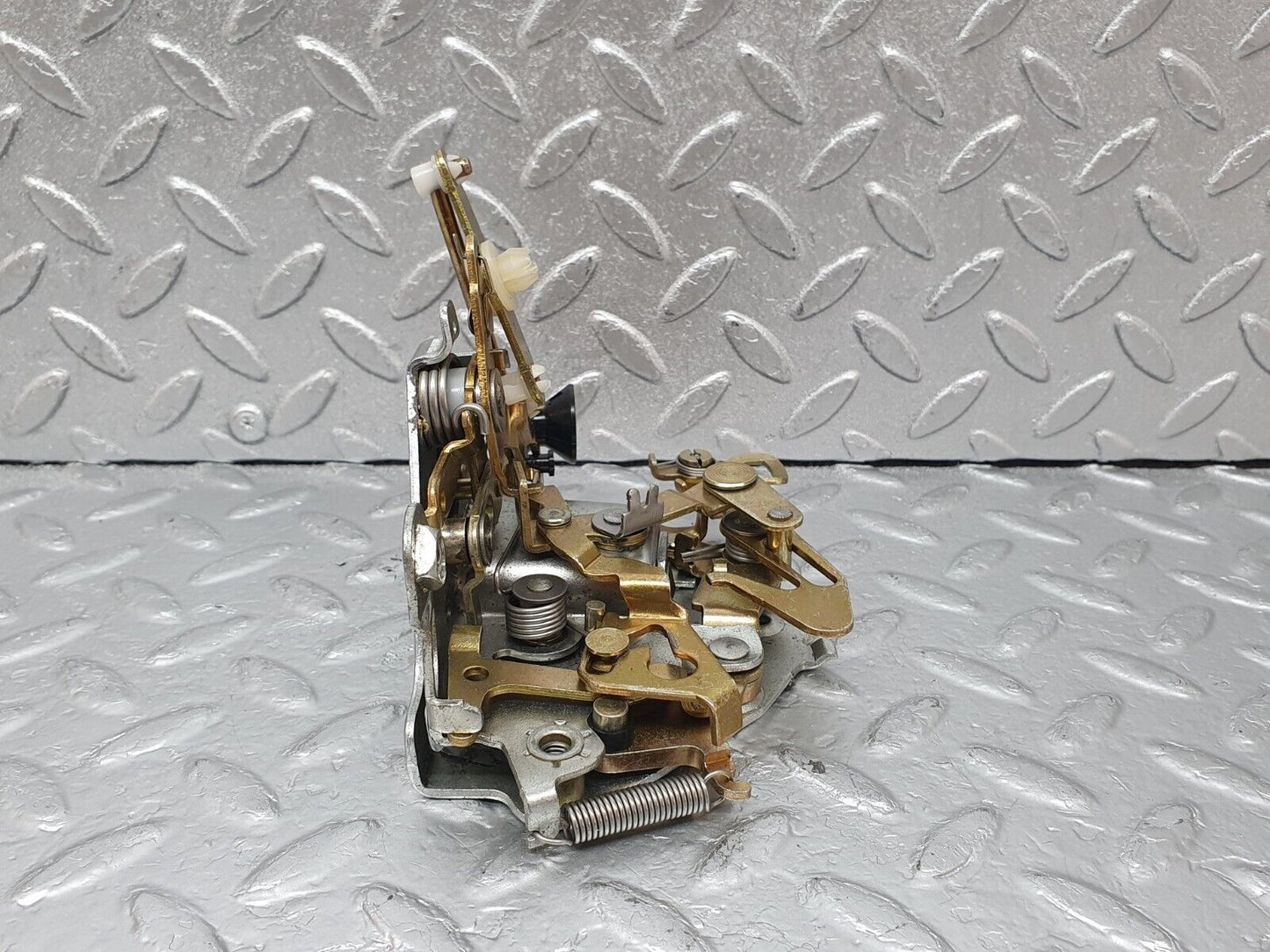 44149 Mercedes-Benz C123 230CE Coupe Left Door Lock Mechanism