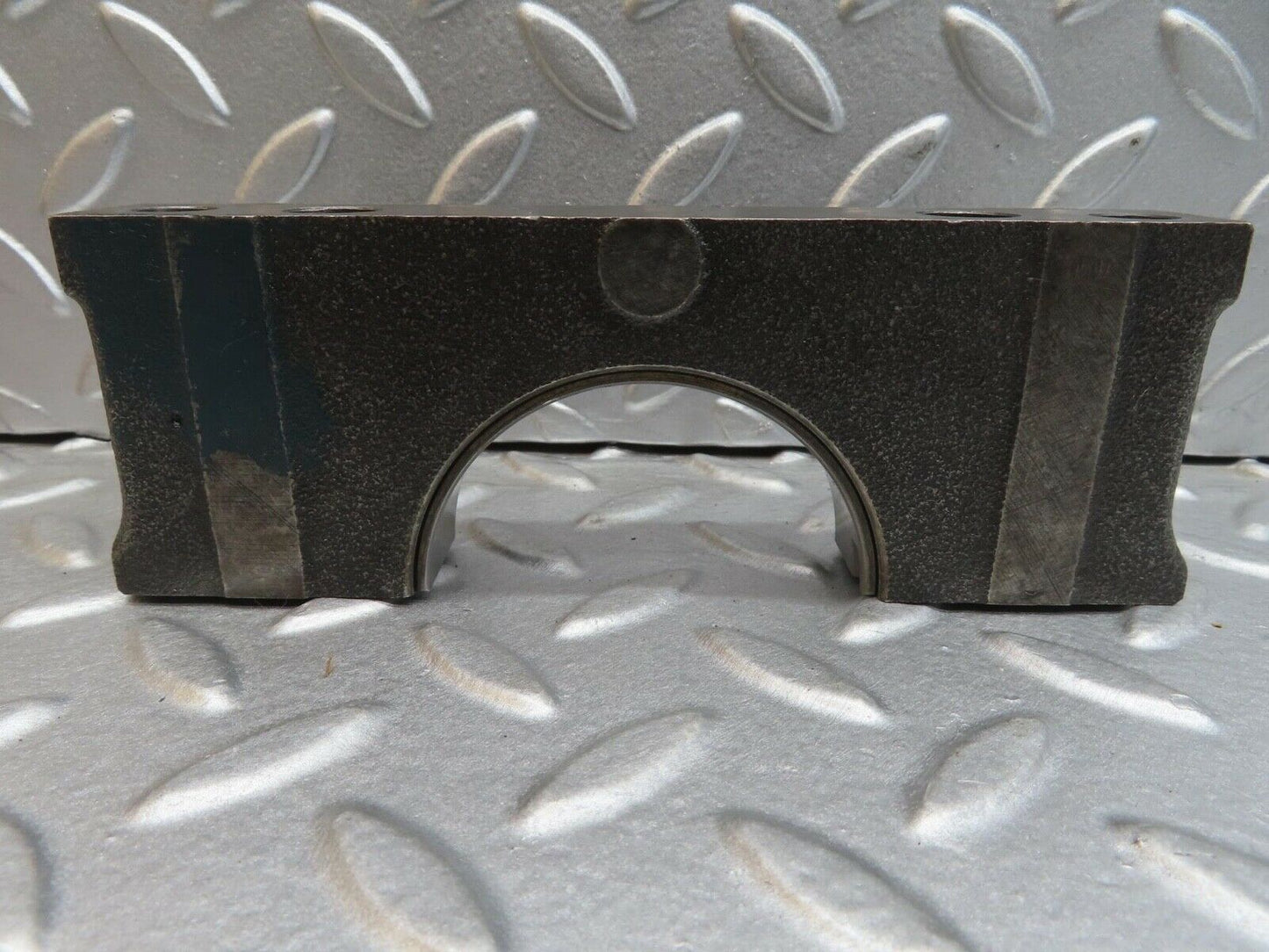 13704 Mercedes-Benz R107 450SL  Crankshaft Bearing Holder Block 1160110312