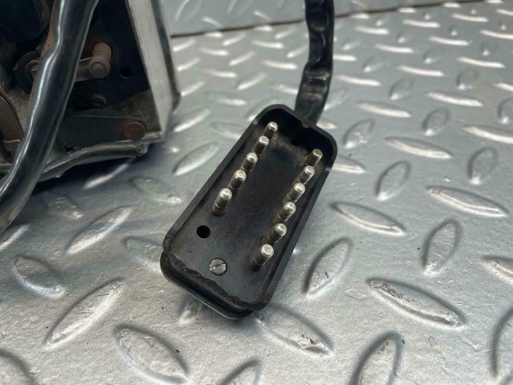 10652 Mercedes-Benz W111 Instrument Cluster