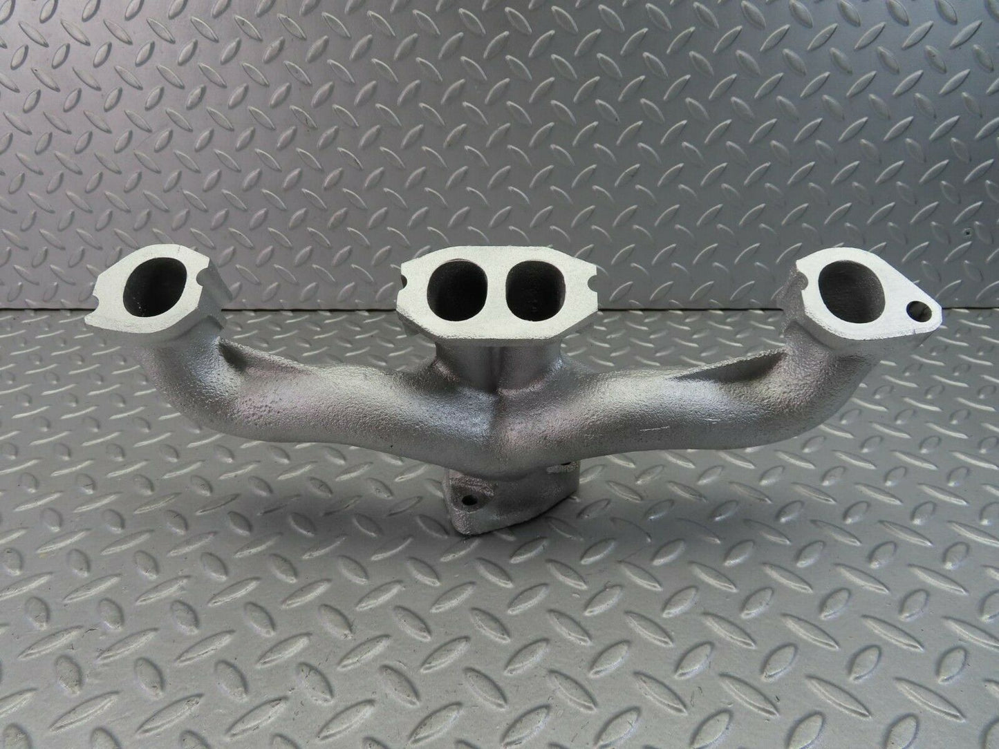 7965 Mercedes-Benz W115 220D Exhaust Manifold 6151420701