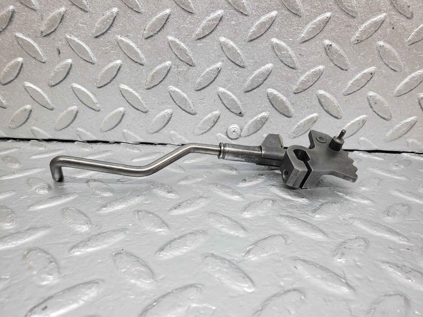 44572 Mercedes-Benz W123 280E Automatic Gearbox Linkage 722.309