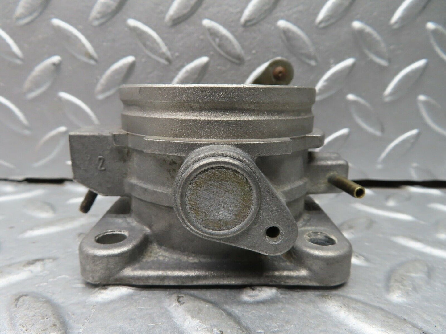 21302 Mercedes-Benz W123 230E Throttle Body Valve 0011402353