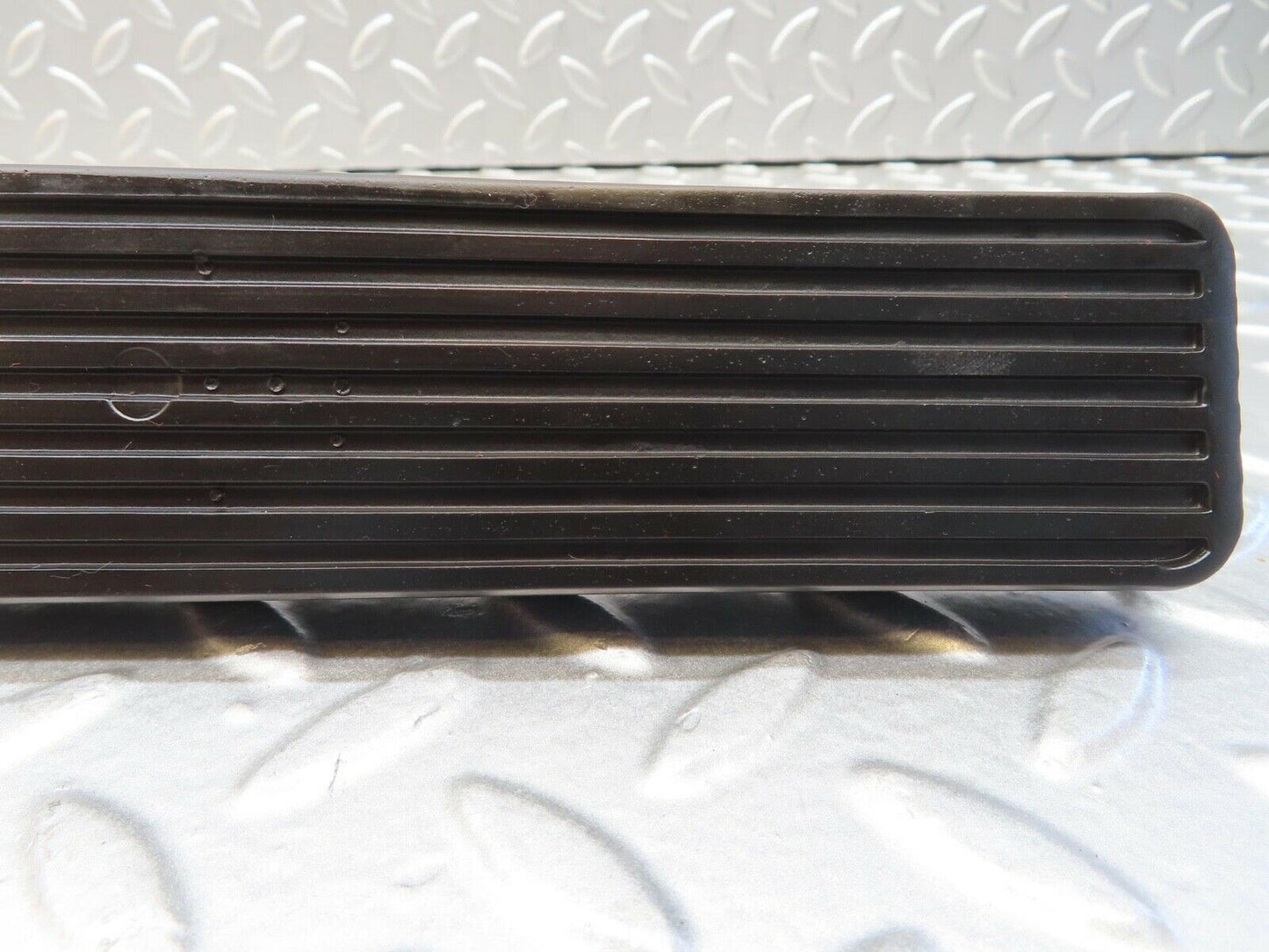 15441 Mercedes-Benz W123 230E Accelerator Pedal With Rubber 1233010082