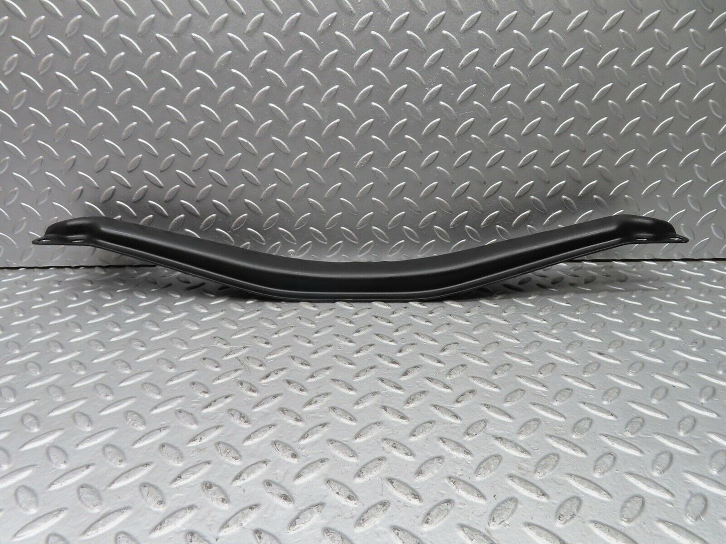 21530 Mercedes-Benz W126 300SE Engine Bracket Support