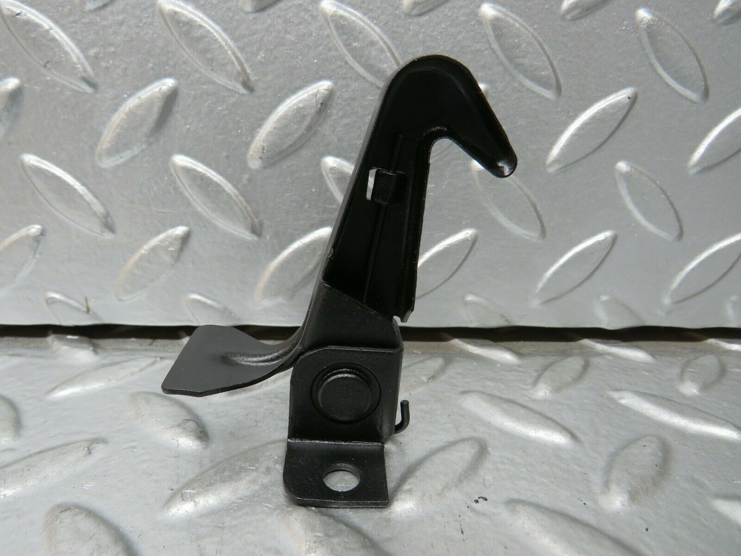 23622 Mercedes-Benz W114 280E Bonnet Safety Latch