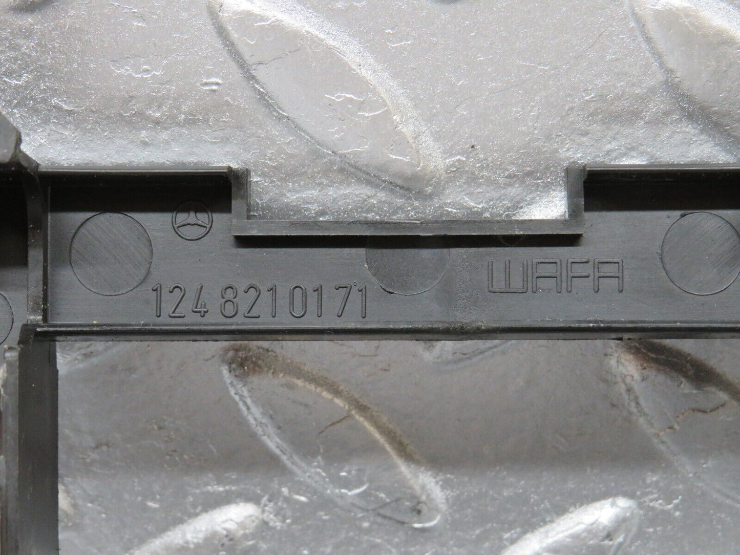 34075 Mercedes-Benz W124 260E Centre Console Switch Frame 1248210171
