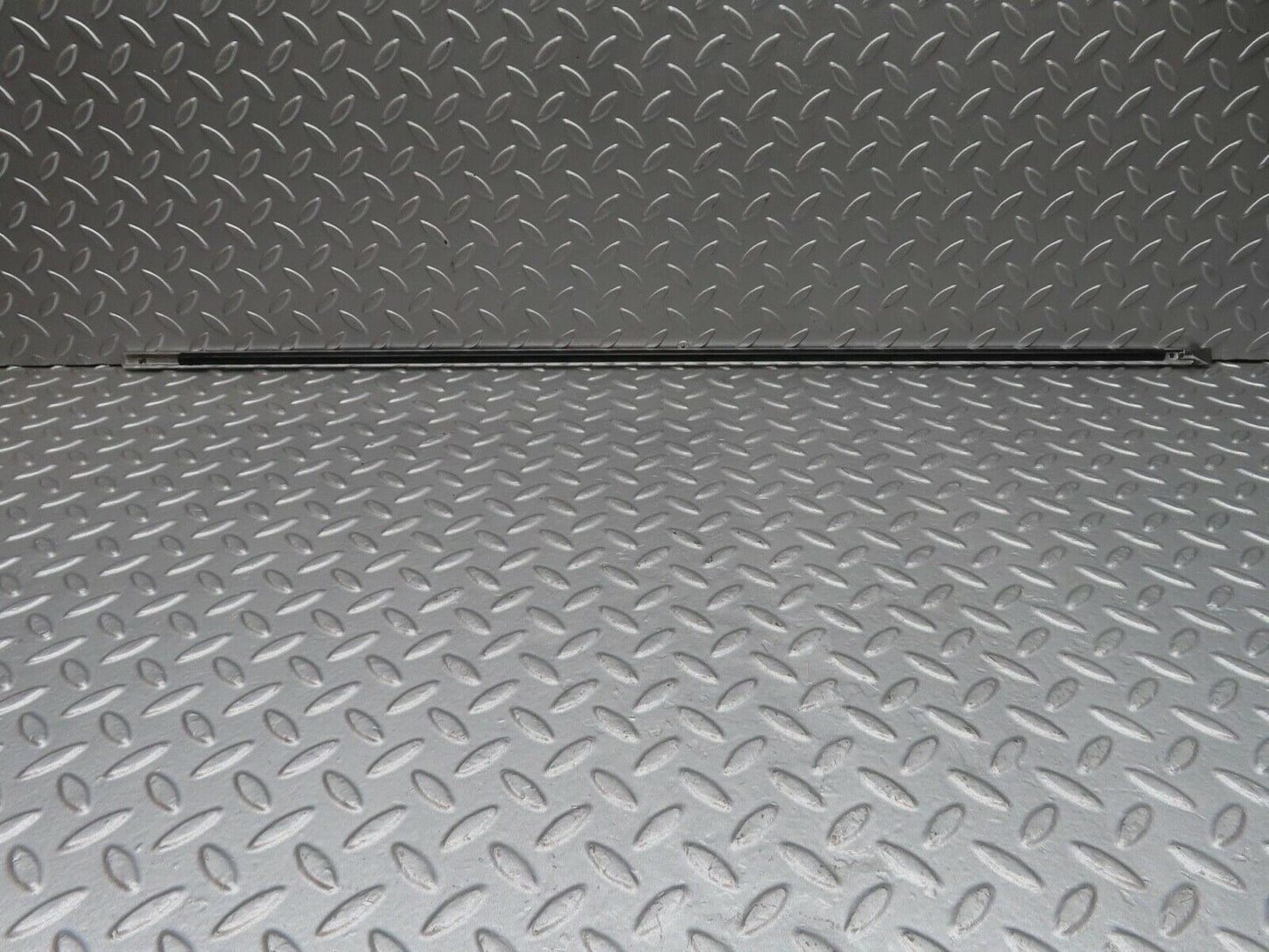 12942 Mercedes-Benz W111 220SE Front Right Door Centre Moulding Trim