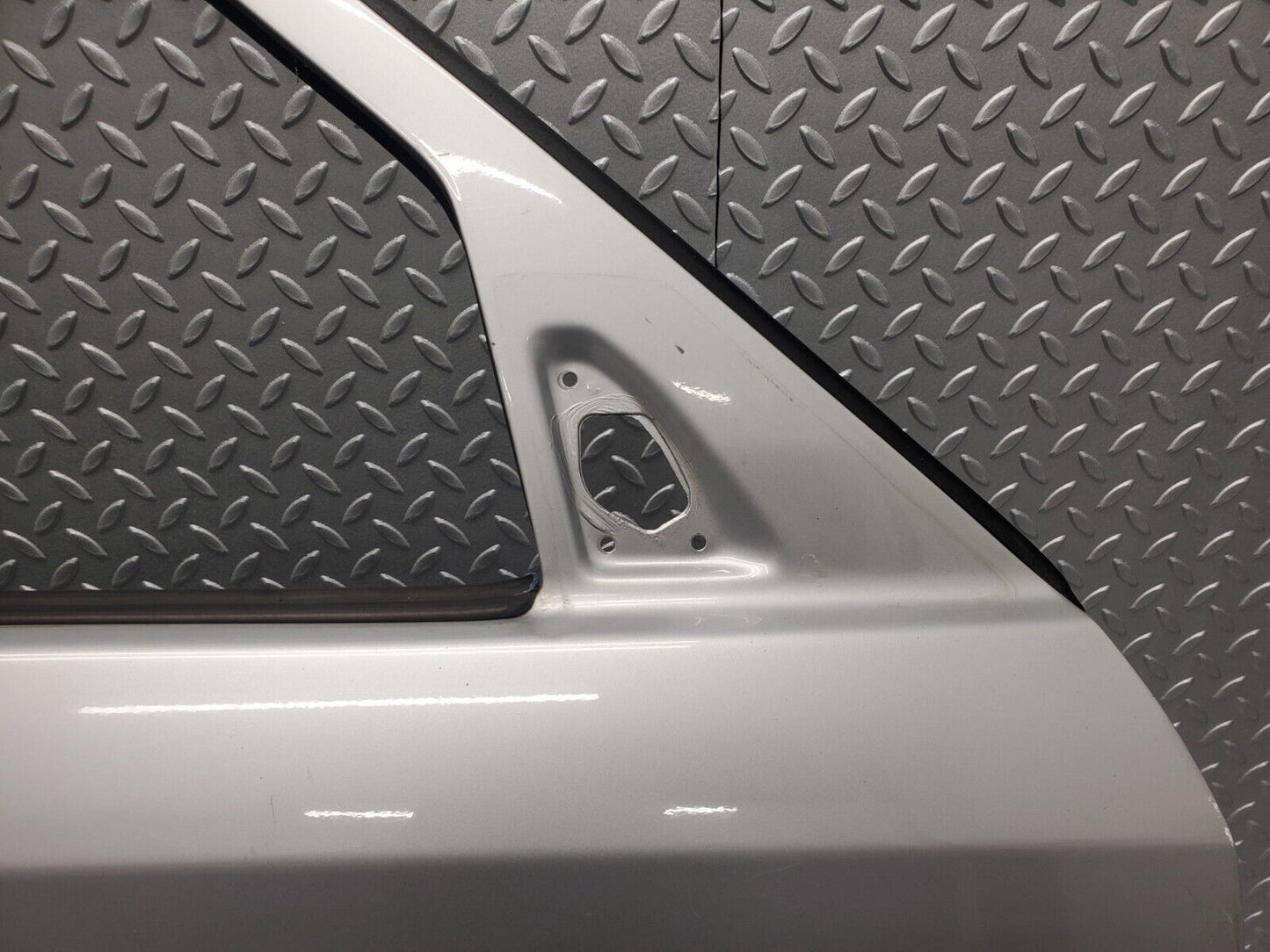 46121 Mercedes-Benz W124 Front Right Door