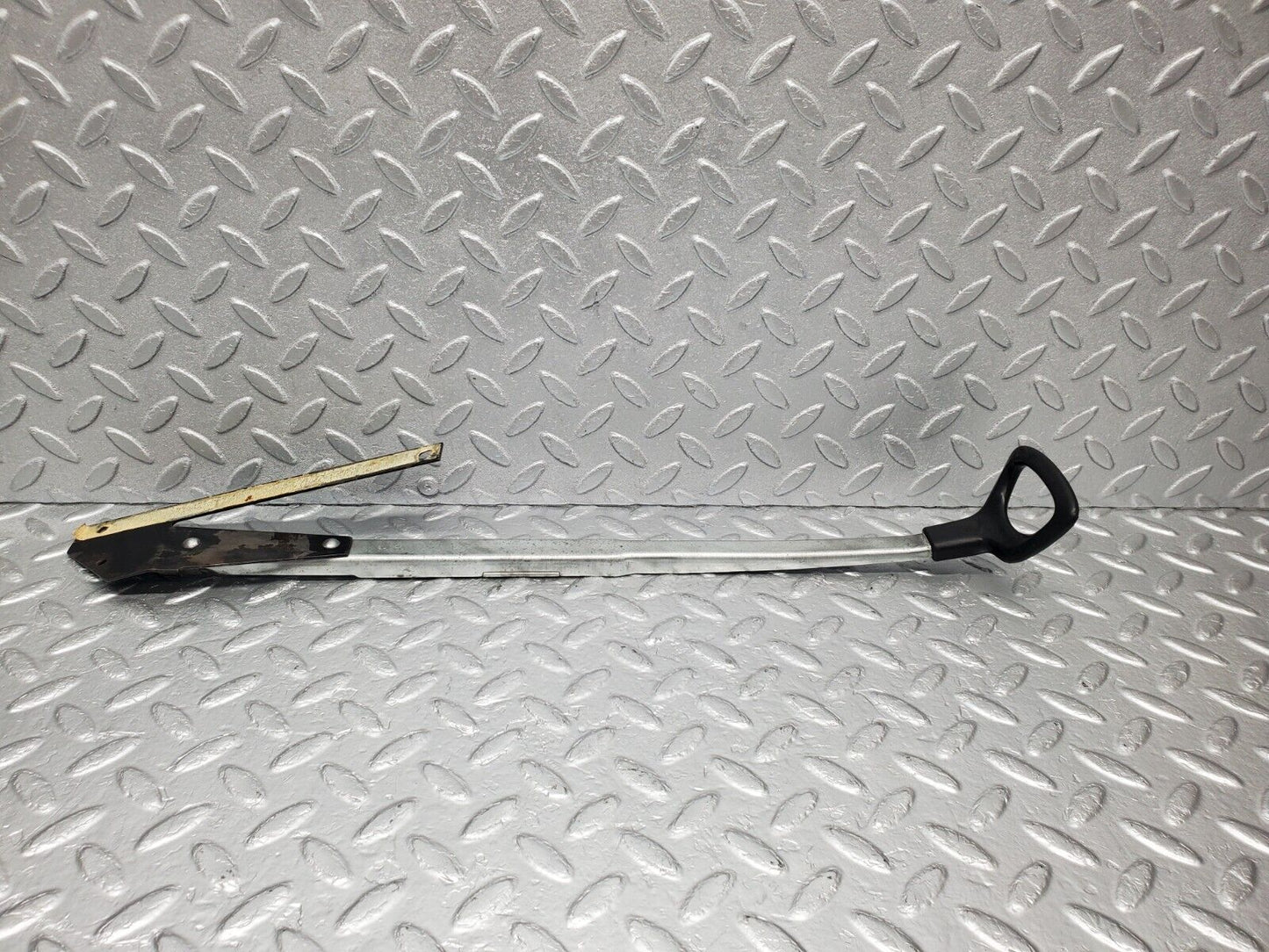 46624 Mercedes-Benz C123 280CE Coupe Front Right Seat Sliding Adjust Handle