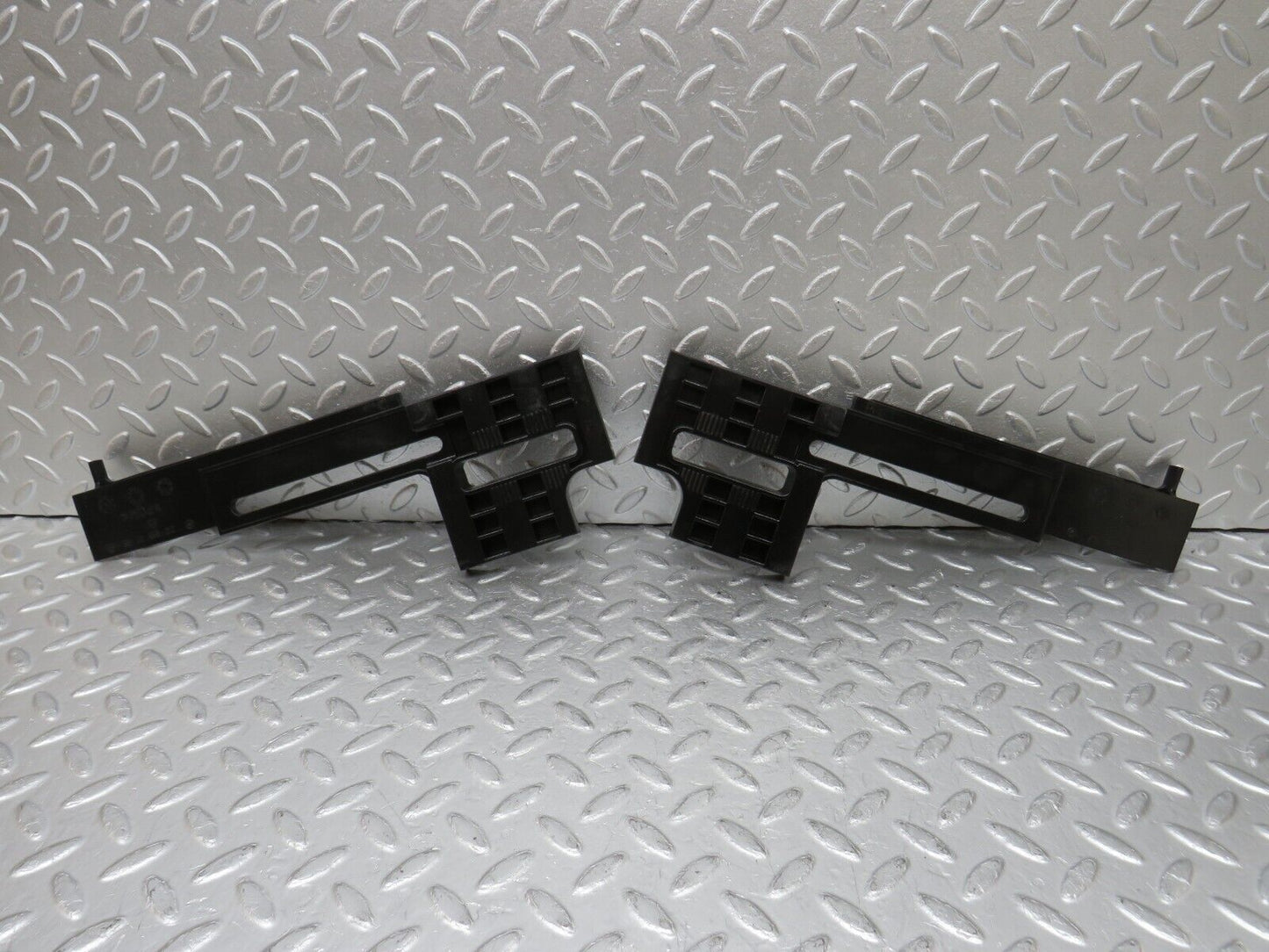 34808 Mercedes-Benz W210 320E Front Bumper Bracket Pair 2108850295 2108850195