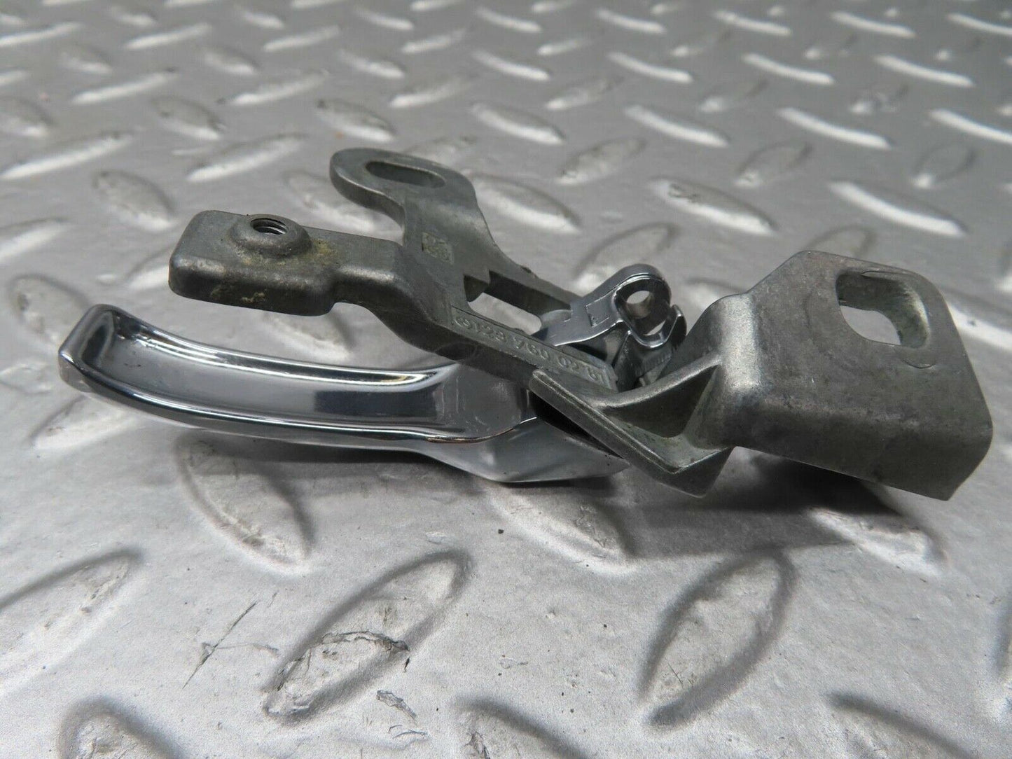 7040 Mercedes-Benz W123 230E Rear Right Interior Door Handle 1237600261