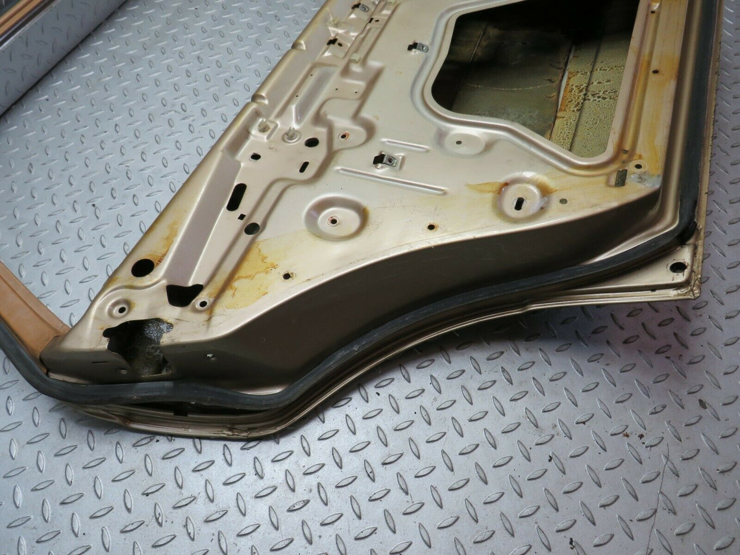 22108 Mercedes-Benz S123 280TE Wagon Rear Left Door