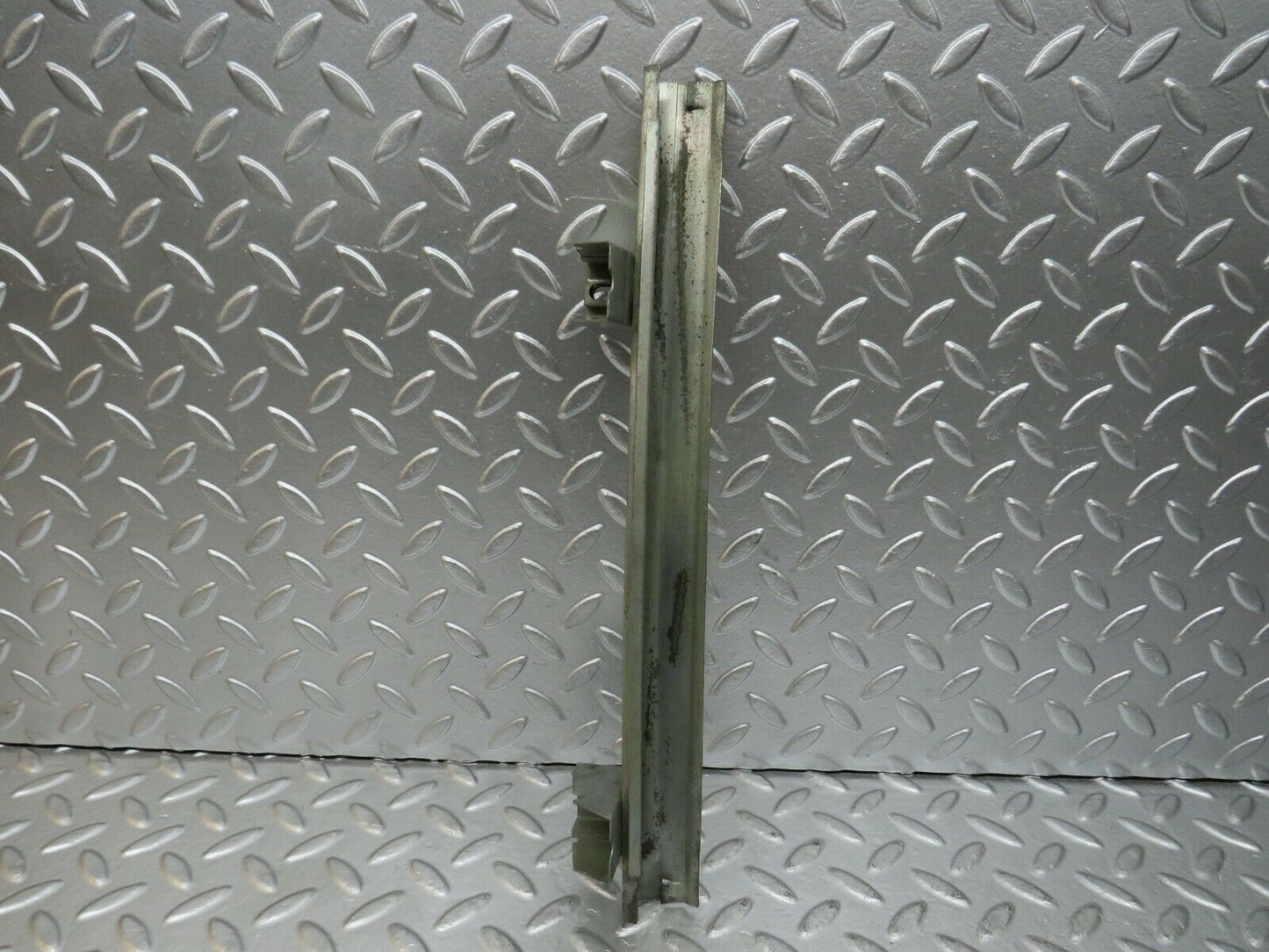 24578 Mercedes-Benz W108 Window Channel