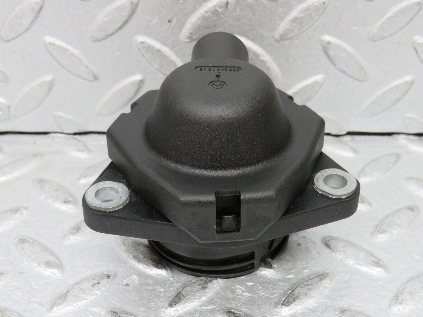 37909 Mercedes-Benz A124 320E Cabriolet Rear Axle Transfer Case Plug 0005451246