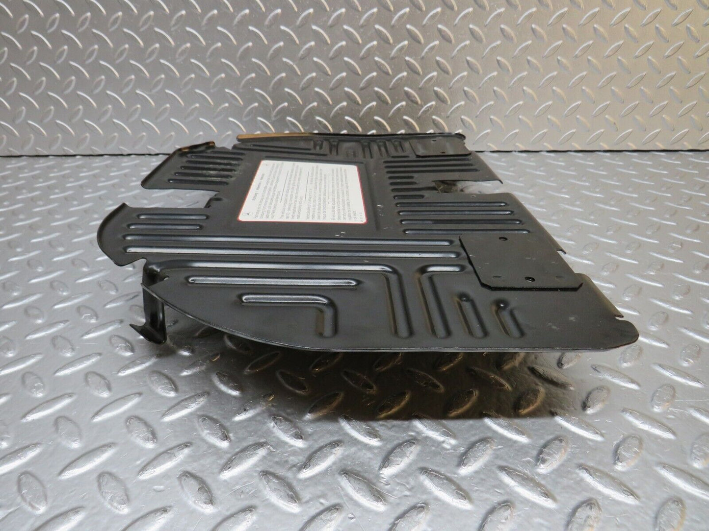 31346 Mercedes-Benz S124 220TE Wagon Front Right Floor Relay Cover 2028171320