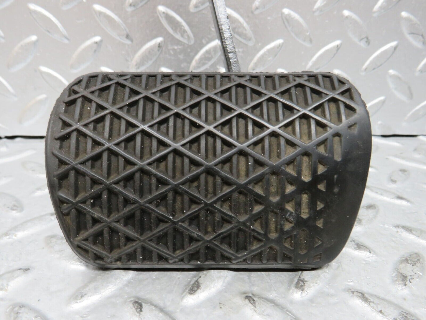 29035 Mercedes-Benz C124 320CE Coupe Brake Pedal With Rubber 1232910082