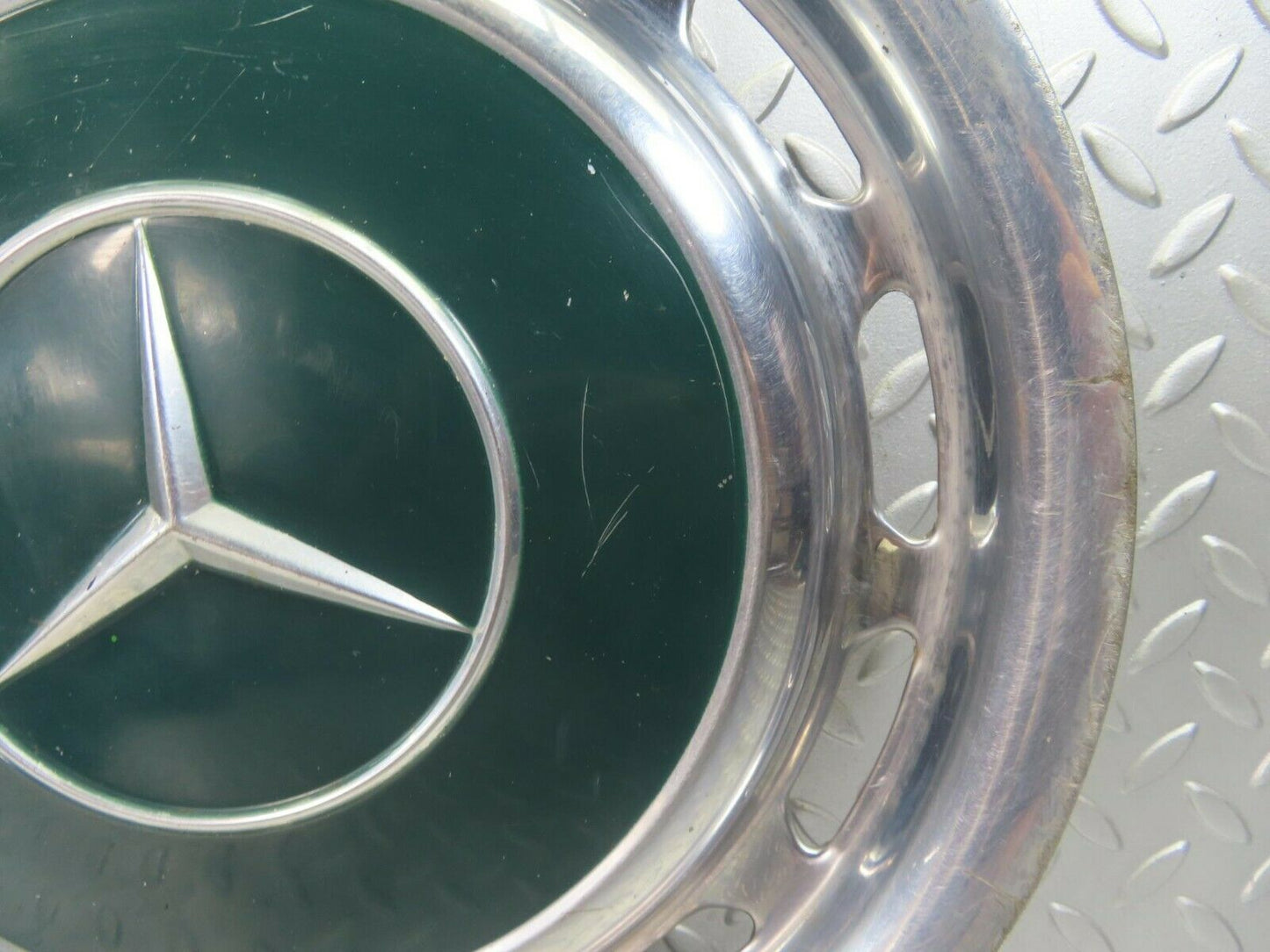 8420 Mercedes-Benz Vintage Wheel Trim Hub Cap 14