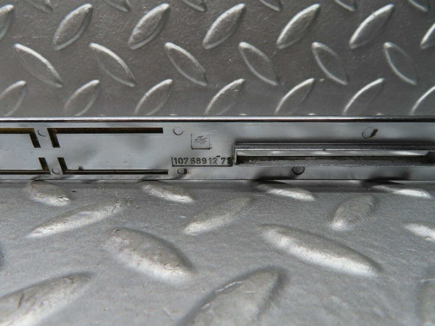 20602 Mercedes-Benz R107 450SL Coupe Dashboard Centre Trim Black 1076891271
