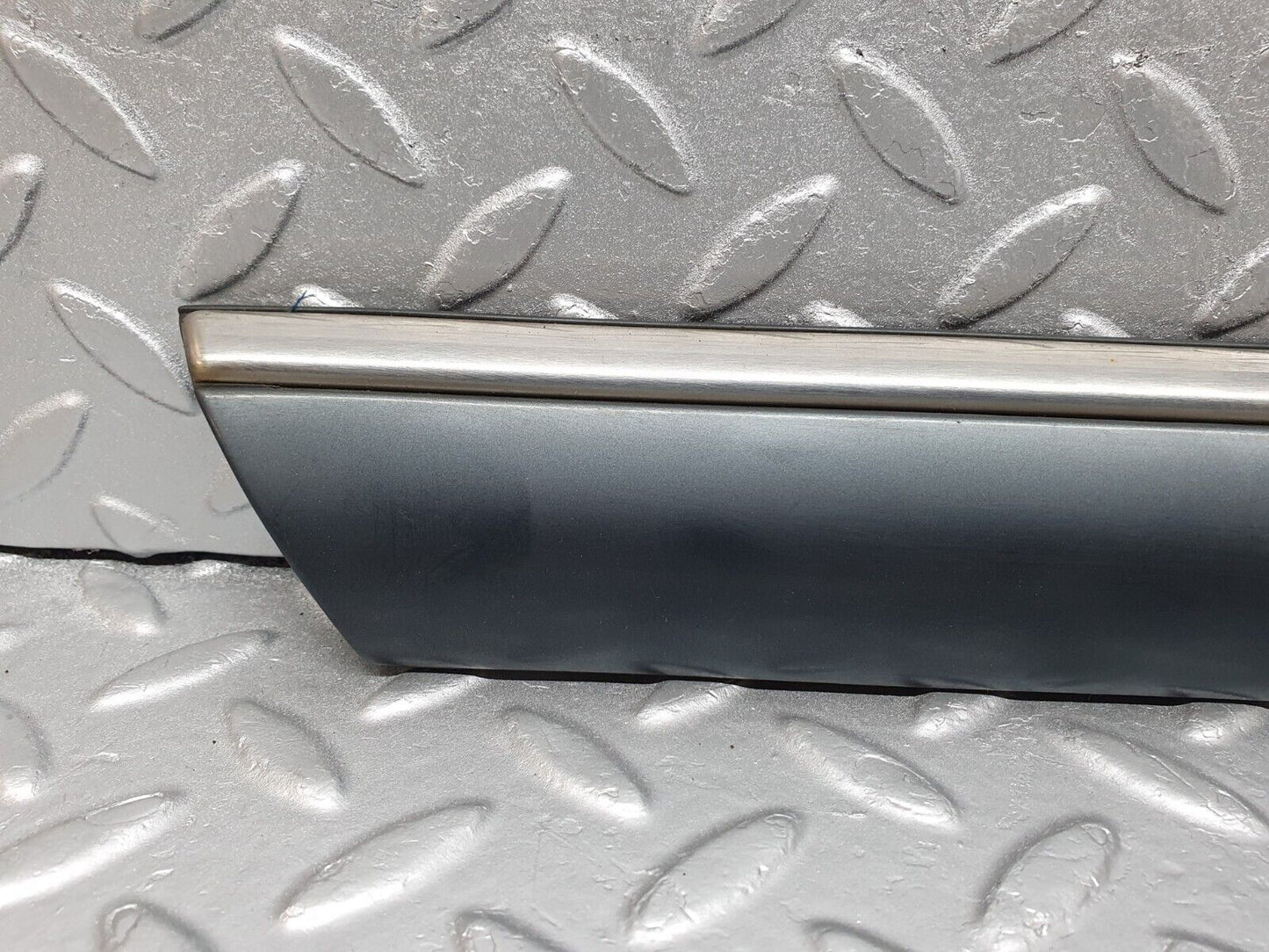 41806 Mercedes-Benz W202 C200 Rear Right Door Centre Moulding Trim 2026909862