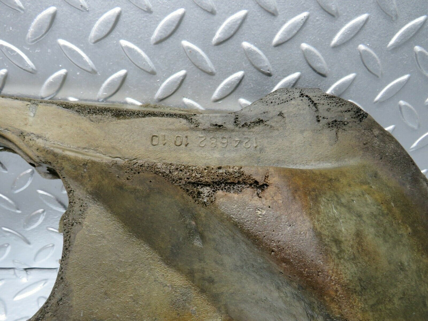 22501 Mercedes-Benz C124 E220 Coupe Parcel Shelf Speaker Insulation 1246820910