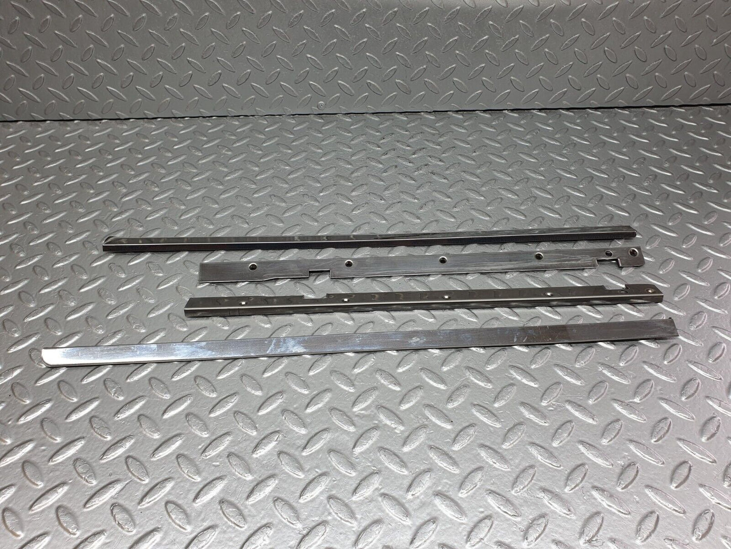 41578 Mercedes-Benz W124 200E Sunroof Chrome Trim Set