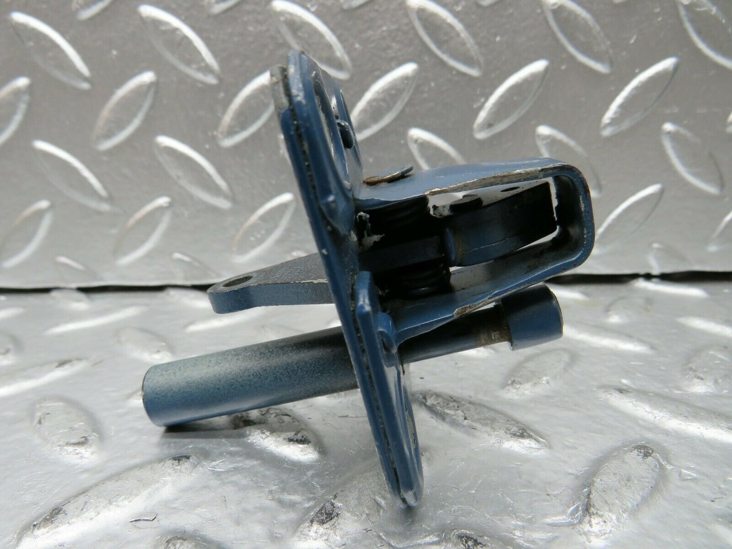 23025 Mercedes-Benz C123 230CE Coupe Wagon Bonnet Lock Catch