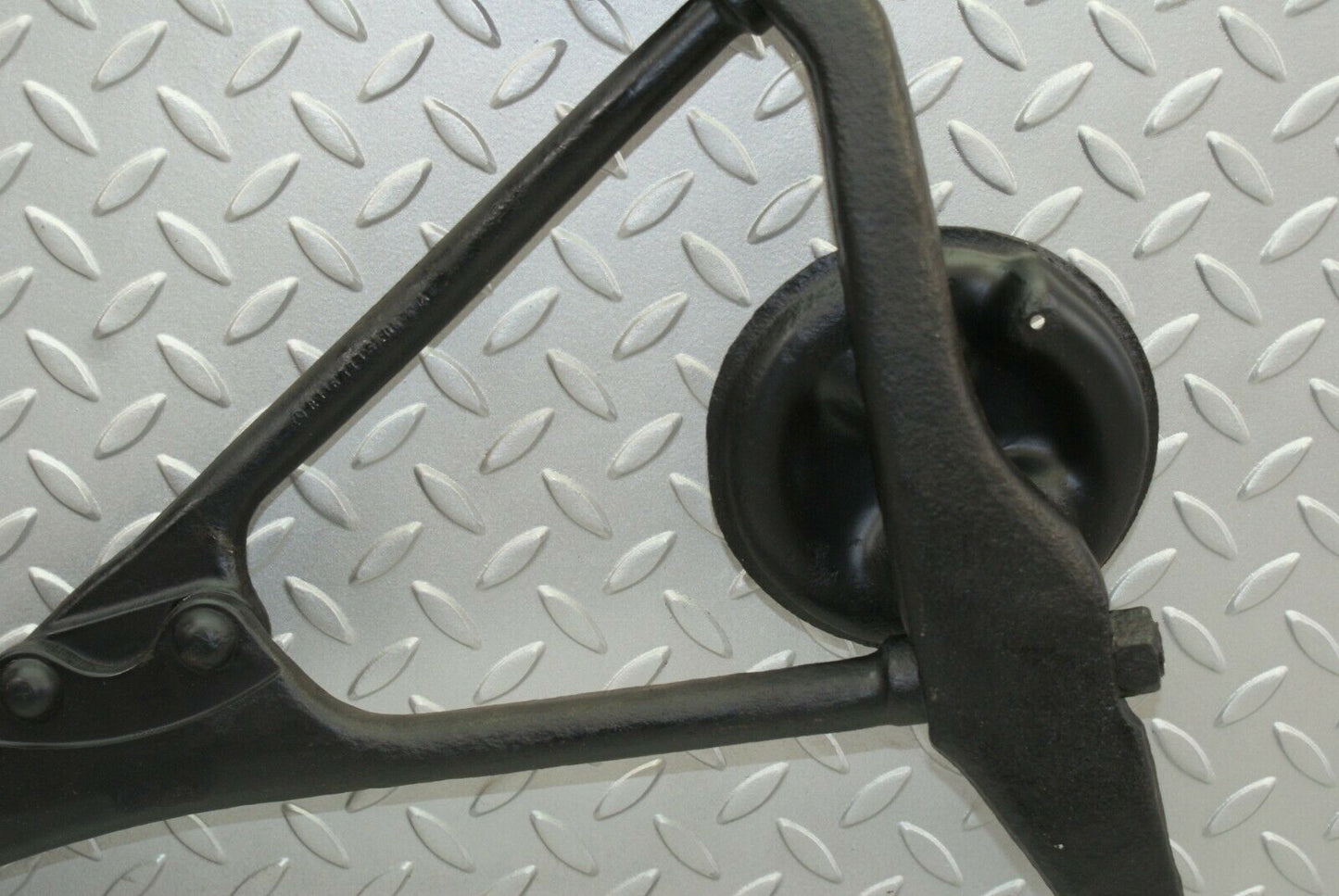 2699 Mercedes-Benz W116 350SE Front Left Lower Control Arm 1163333605